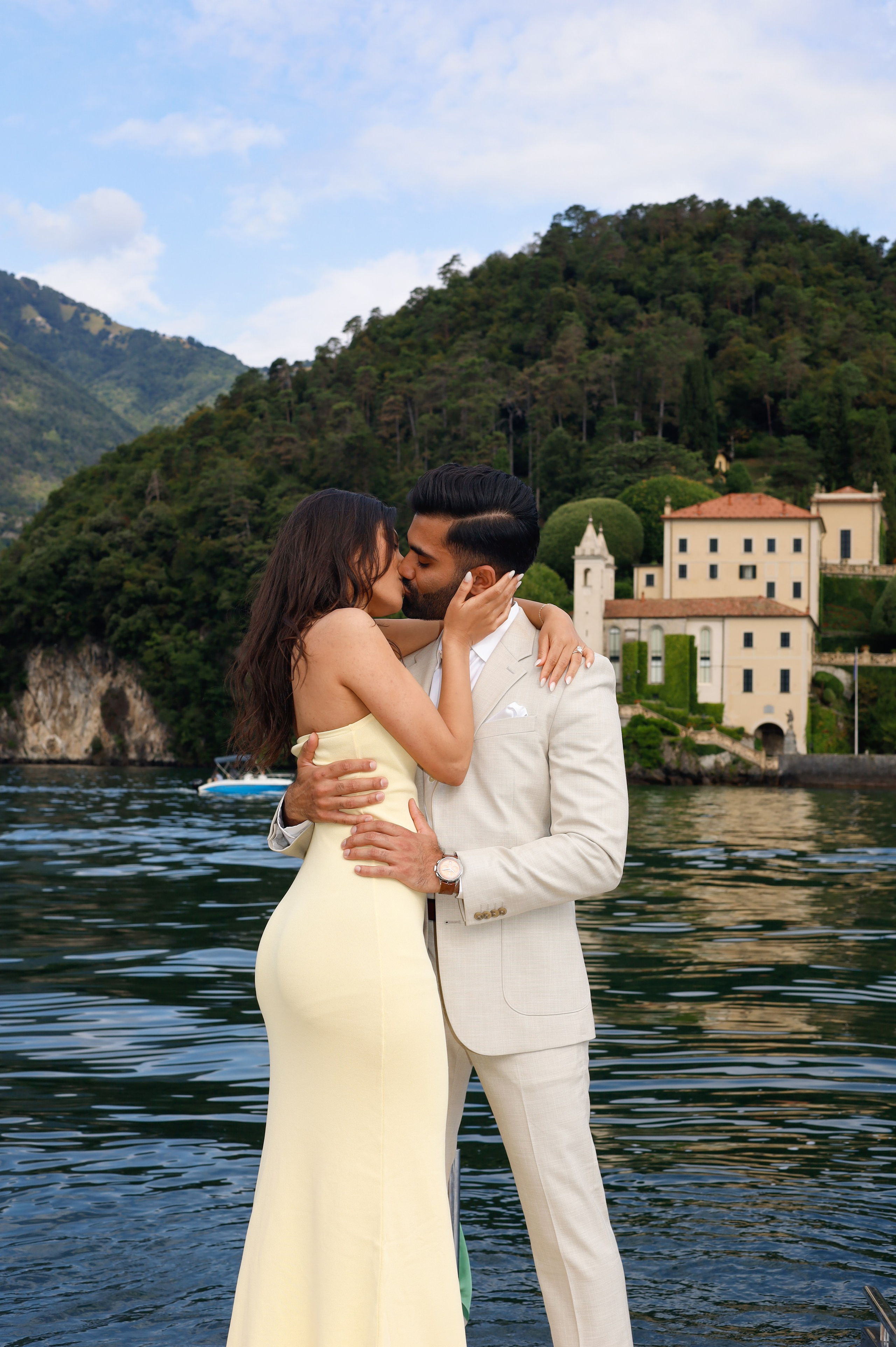 Lake Como Proposal on a Luxury Boat. Proposal Photographer in Lake Como