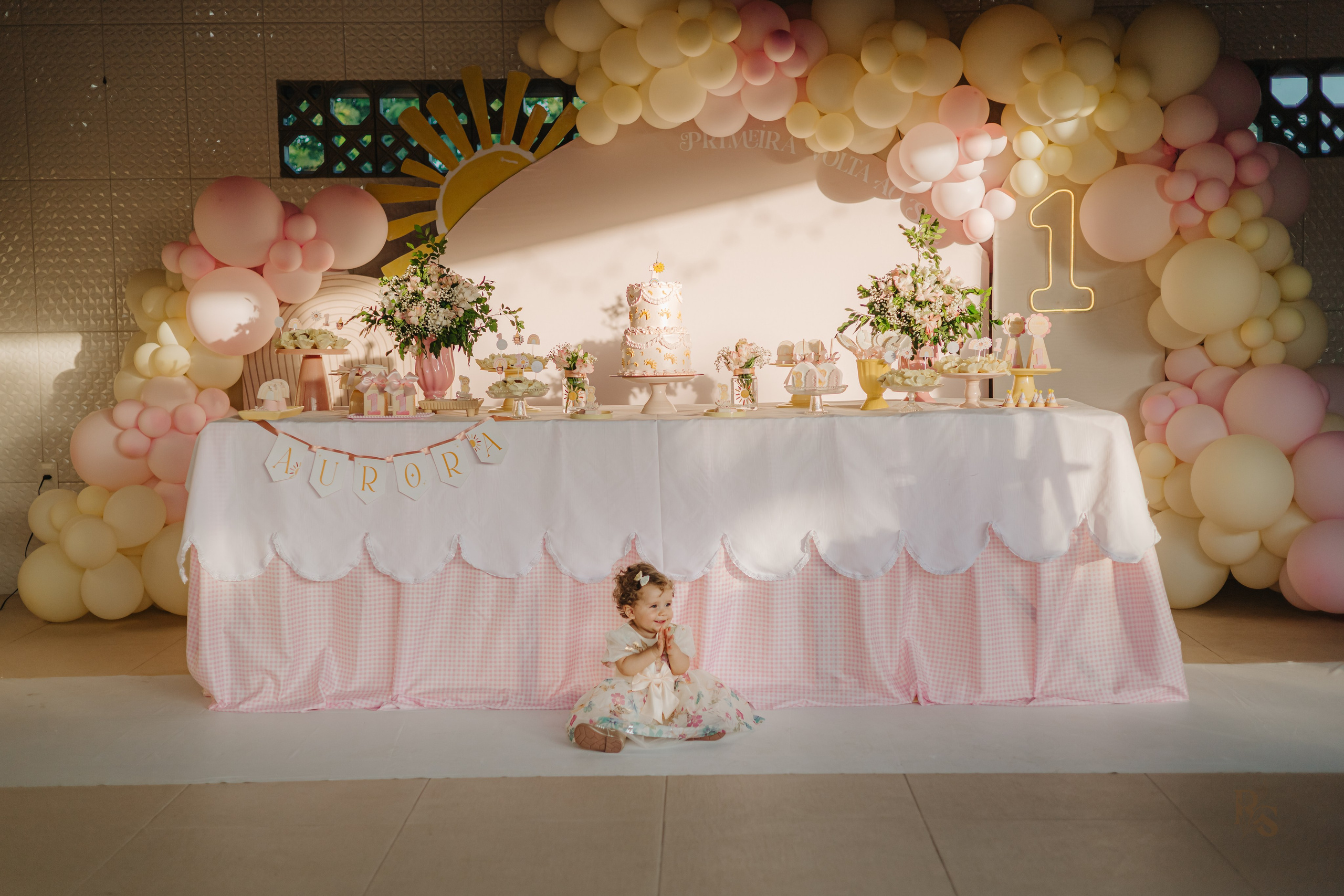 Aurora — 1 ano. Fotógrafo Richard Silvestre — Casamentos na Bahia