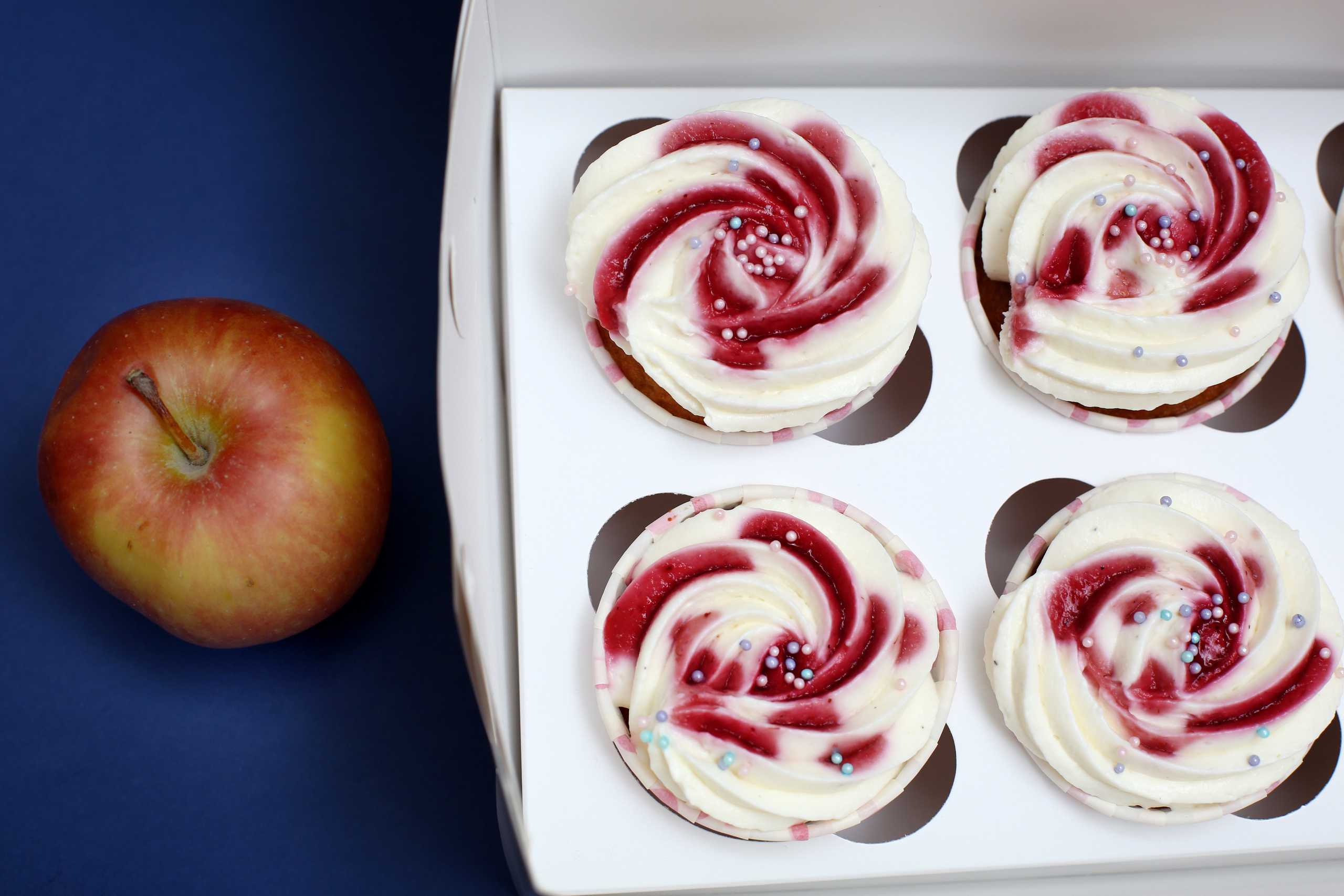 Cupcake, cake red velvet. Wedding and family photographer in Cork, Ireland. Tigran