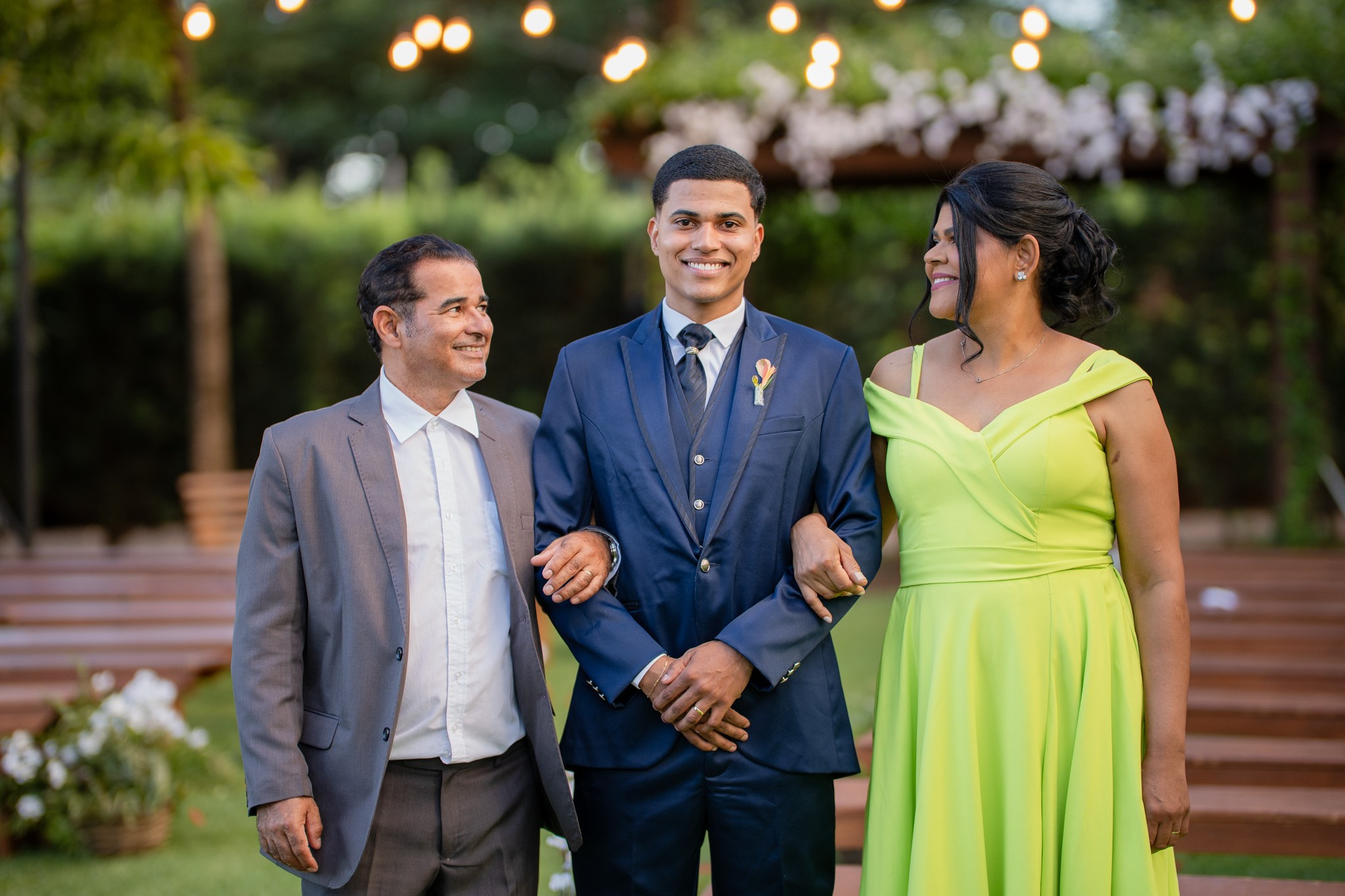 Larissa & Vinicius — Espaço Faveral / Aararaquara. Robson Colaço
