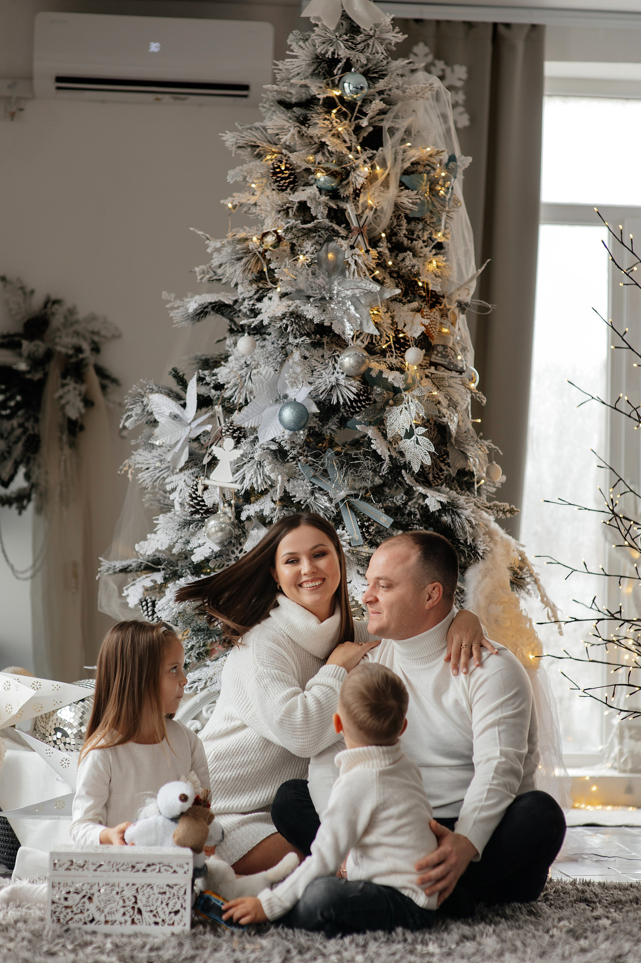 New Year Happy Family. Wedding photographer from Moldova Alexey Chipchiu