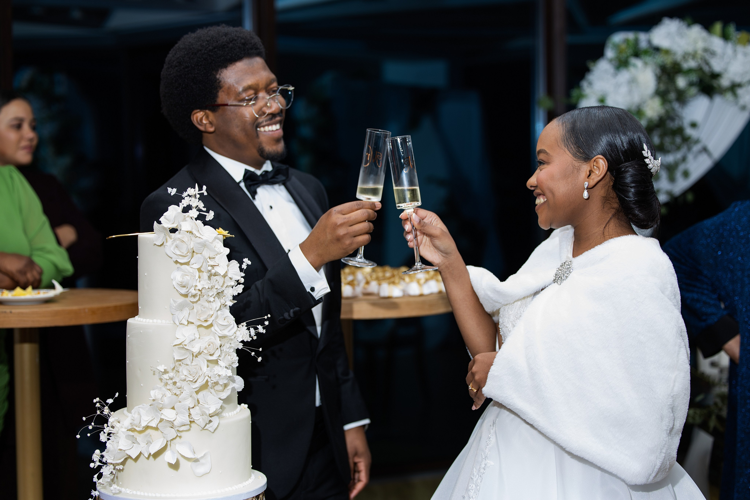 Nawik e Ethson. Fazemos o seu casamento ser lembrado por gerações