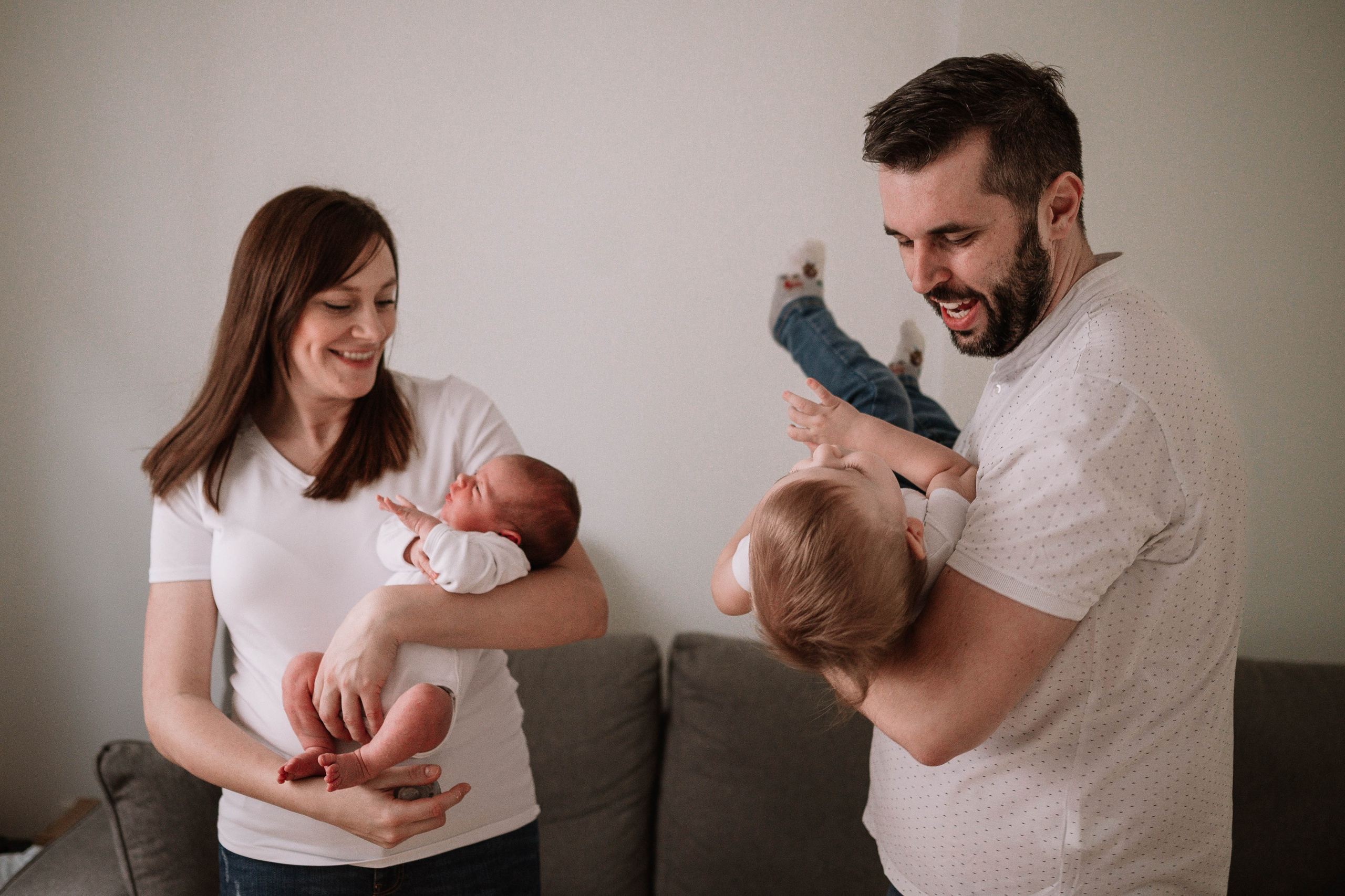 Iva - fotografisanje bebe kod kuće. Dečiji i porodični fotograf