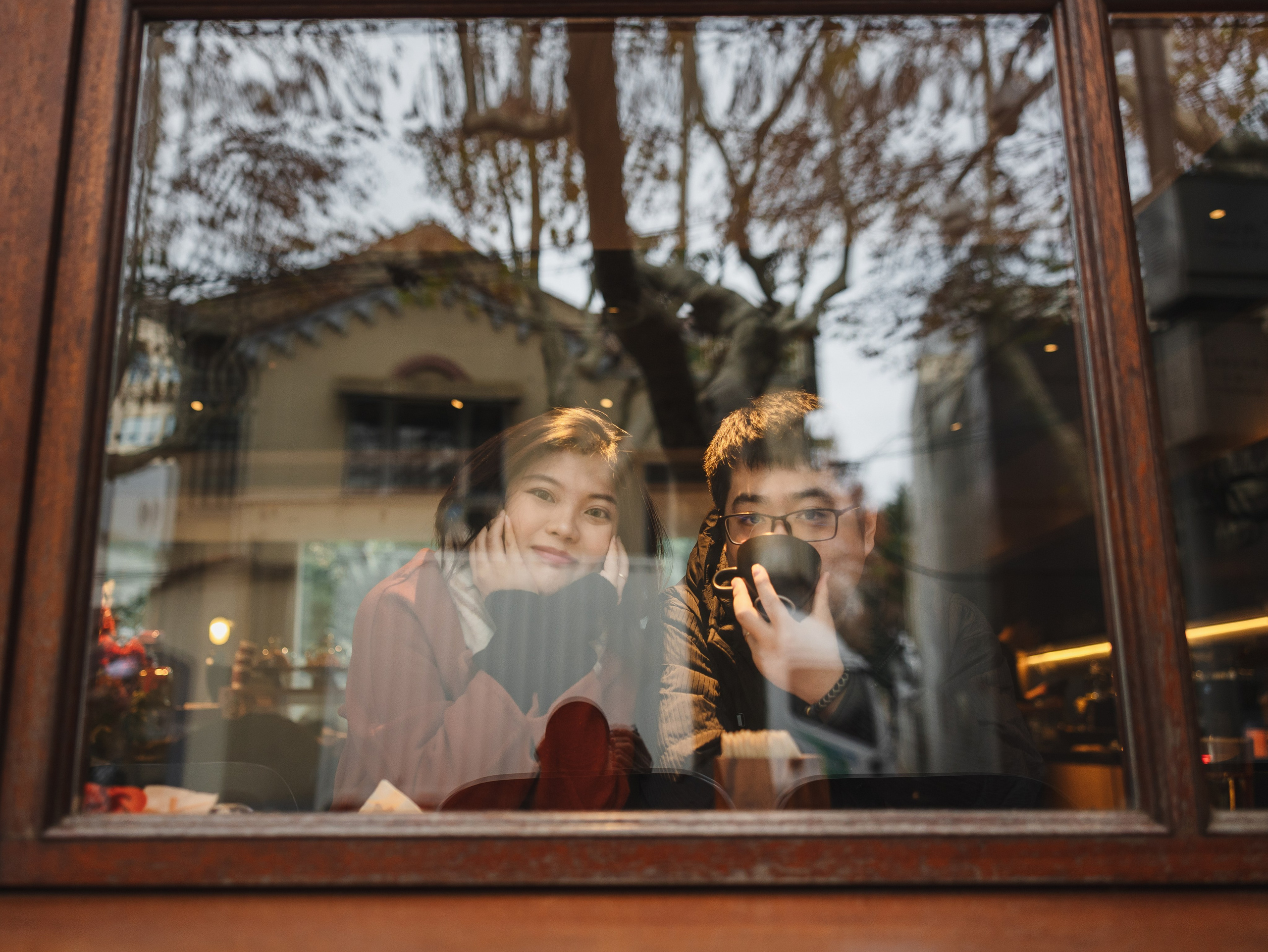 Candid photos of couple’s daily life. Shanghai Family Photographer Dora