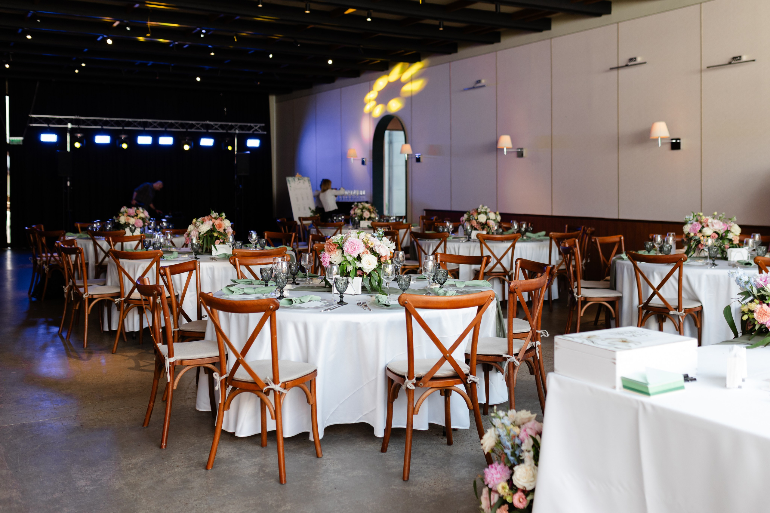 Flori & Cosmin. Main