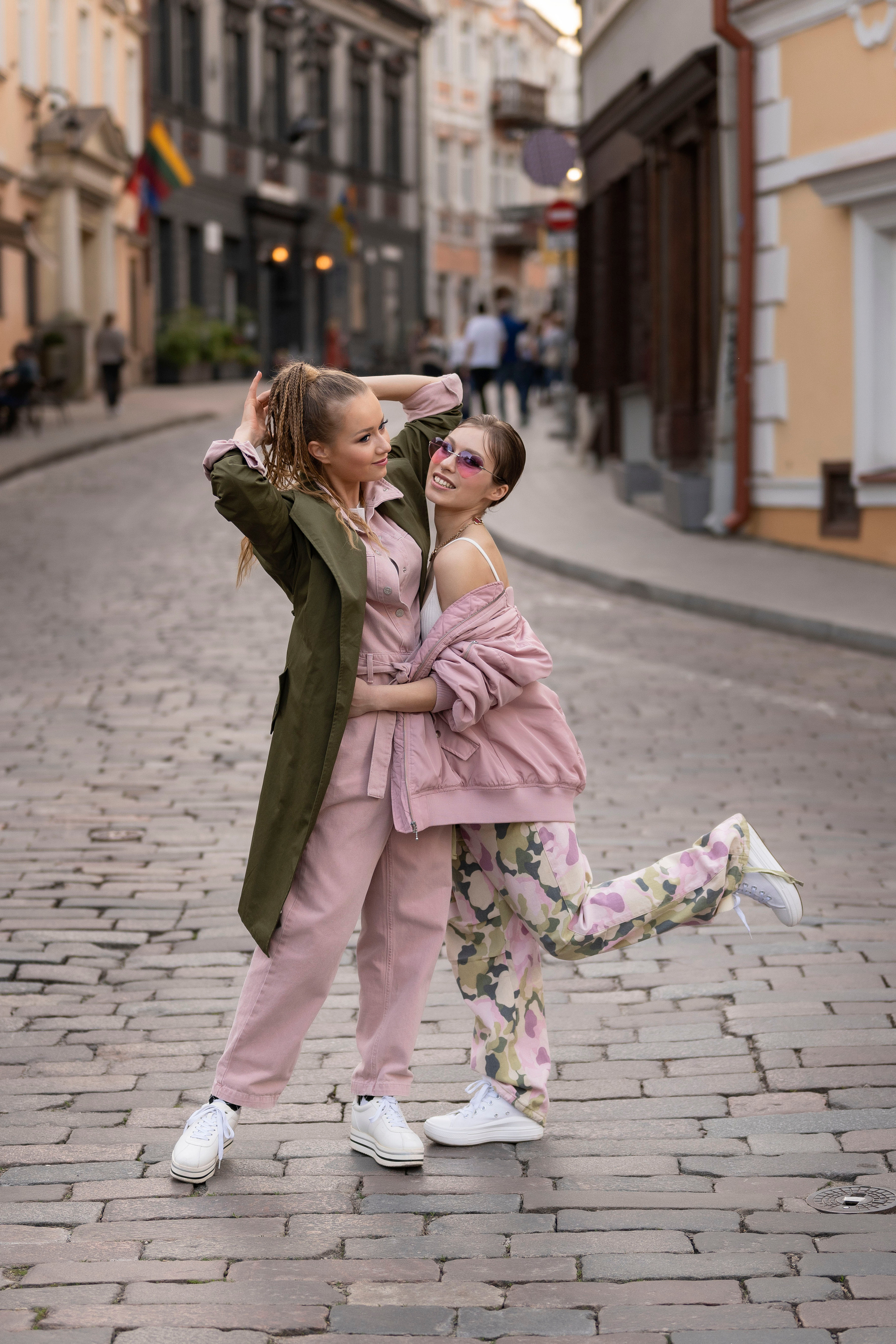 Настя и Соня. Прогулка в Вильнюсе. Анна Григьян — фотограф ретушёр в Даугавпилсе (Латвия)