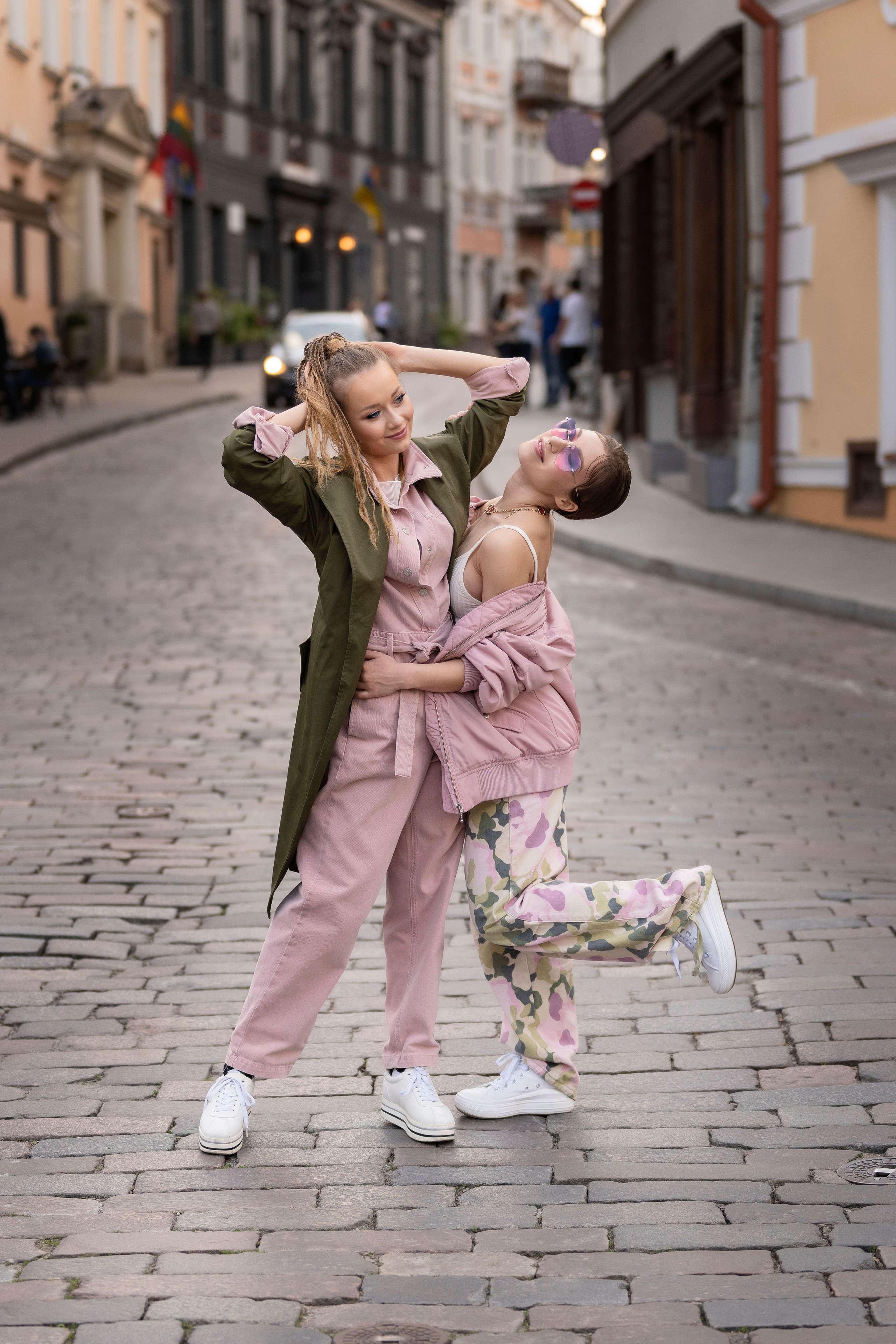 Настя и Соня. Прогулка в Вильнюсе. Анна Григьян — фотограф ретушёр в Даугавпилсе (Латвия)