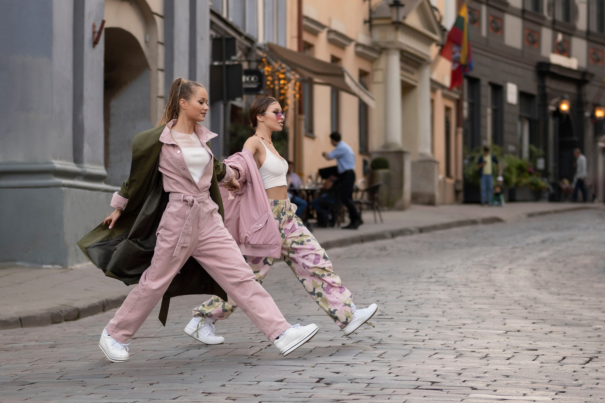Настя и Соня. Прогулка в Вильнюсе. Анна Григьян — фотограф ретушёр в Даугавпилсе (Латвия)