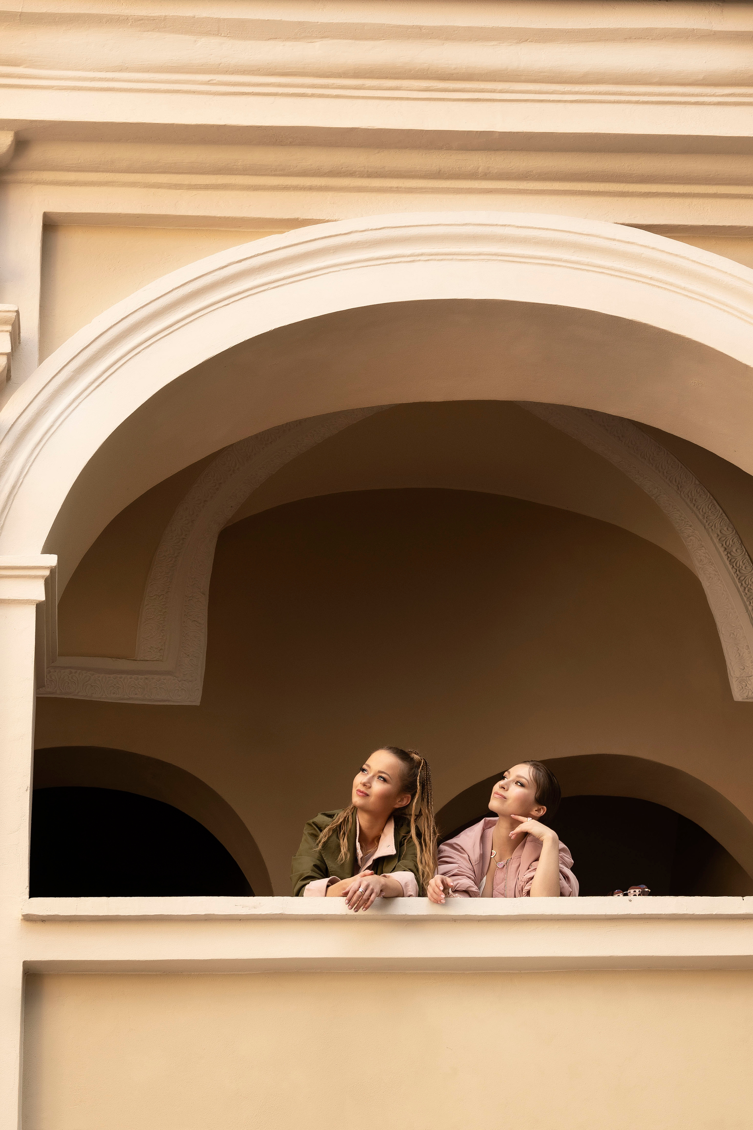 Настя и Соня. Прогулка в Вильнюсе. Анна Григьян — фотограф ретушёр в Даугавпилсе (Латвия)