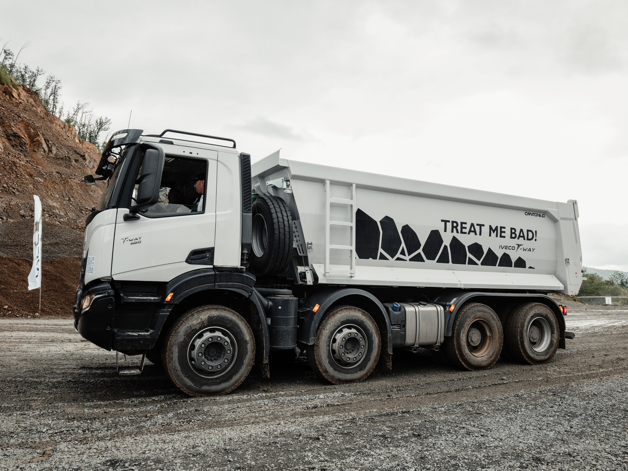 LANSARE IVECO T-WAY. Freesh Media Products