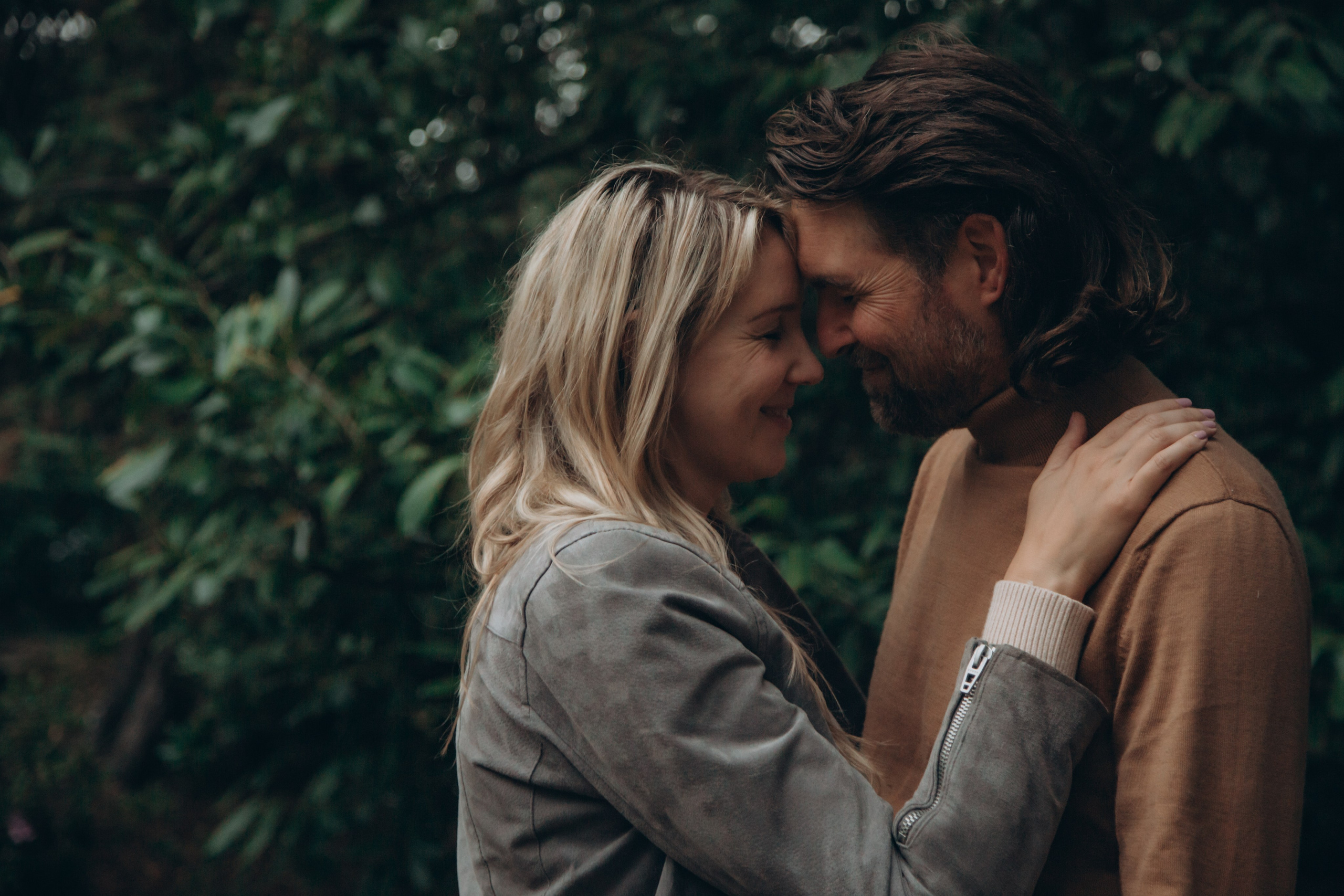 Family in nature. Family and children’s lifestyle photographer Elena Tumanova