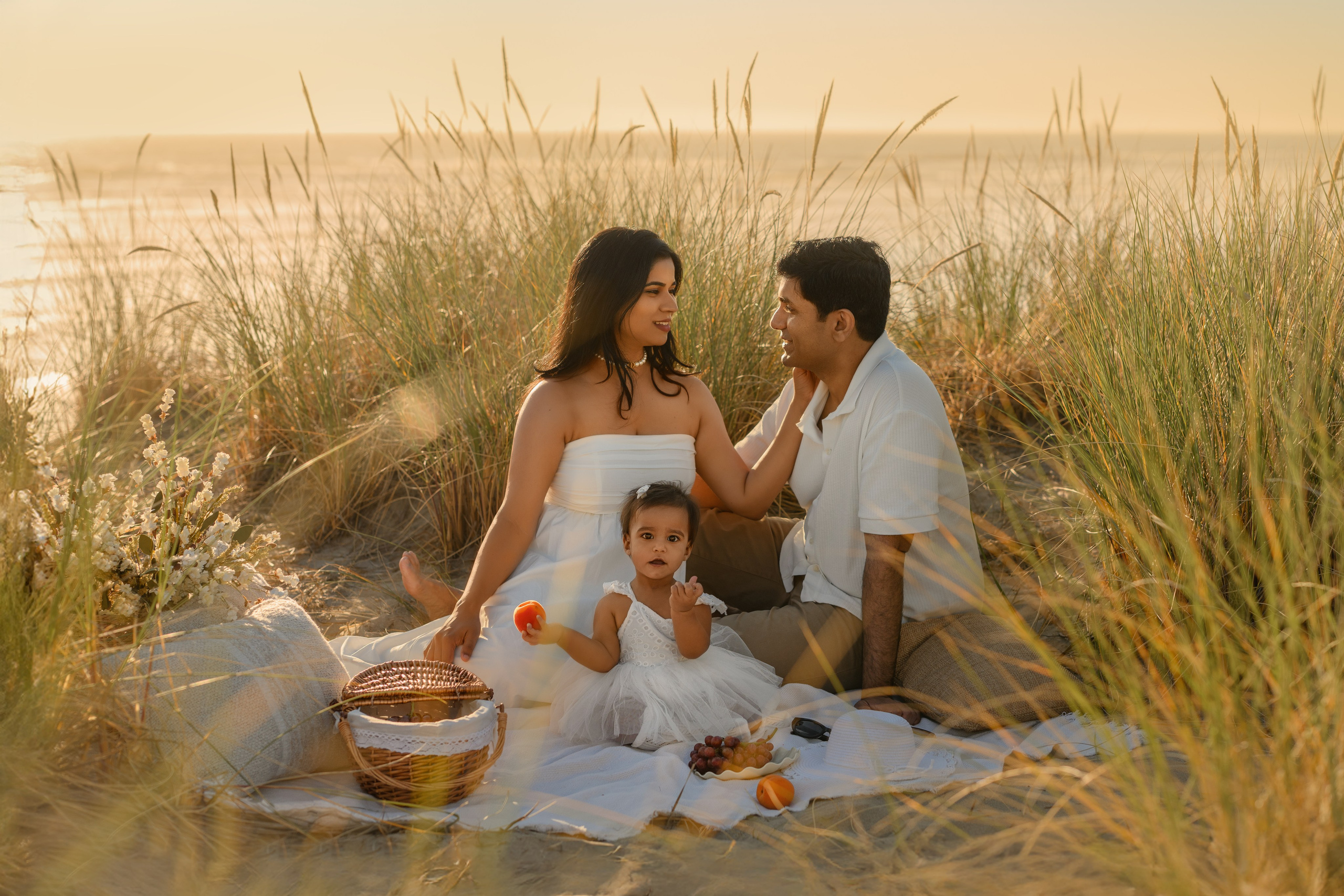 Praveena’s family. Wedding & family photography in Seattle area. Helen Michelle photographer