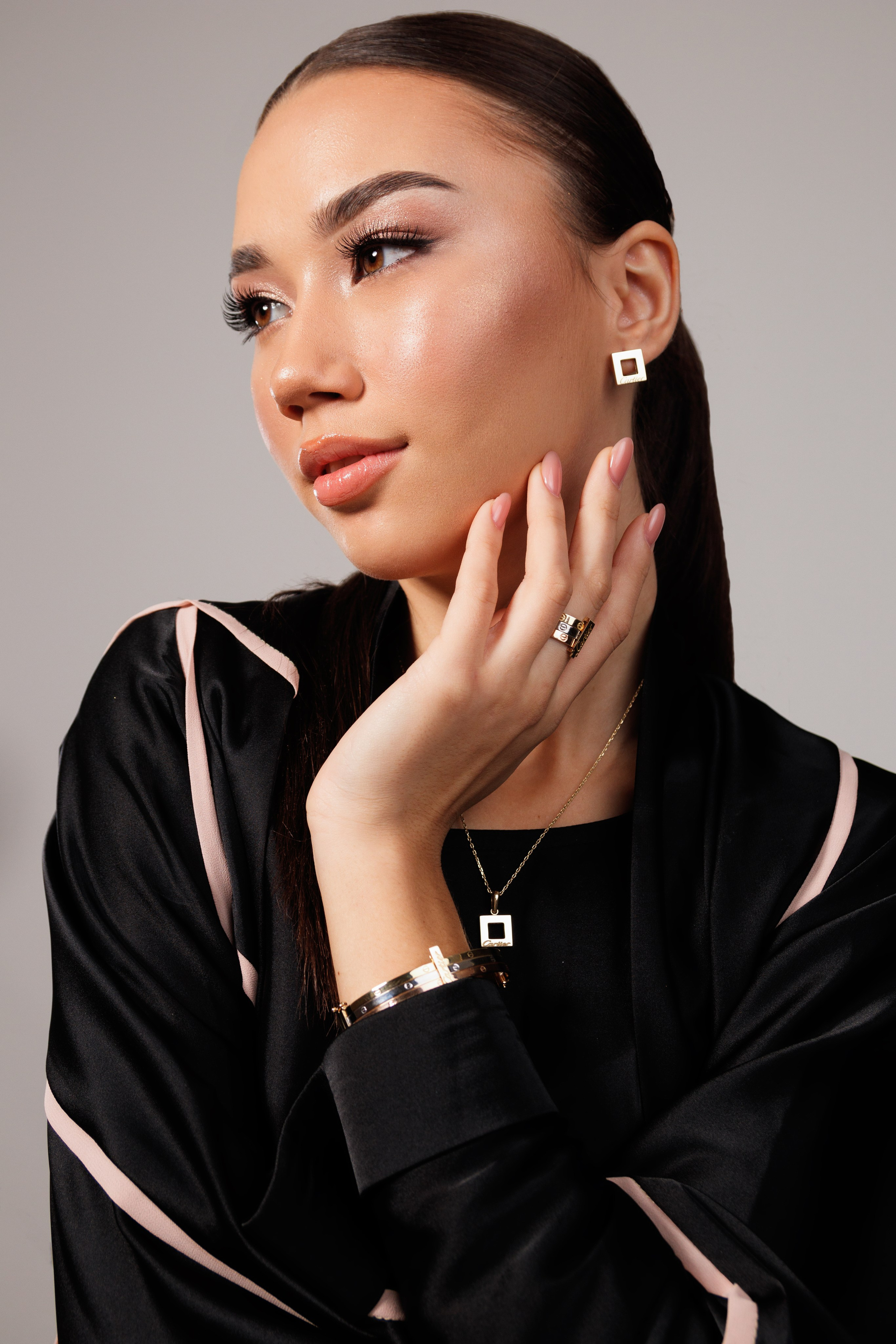 Сьемка для ювелирного бренда. Портретный фотограф Нигинахон Исматуллаева в Ташкенте