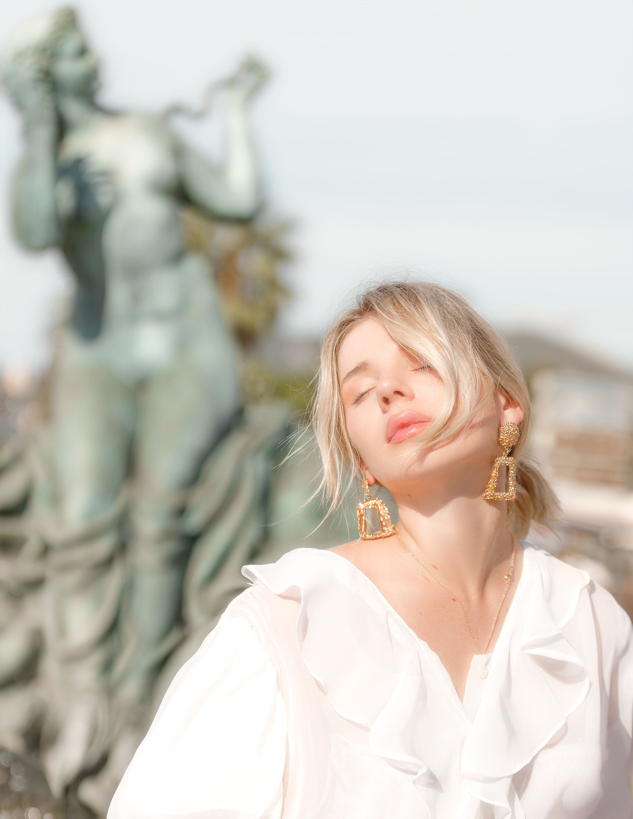 Shoot with a model. Photographer in France