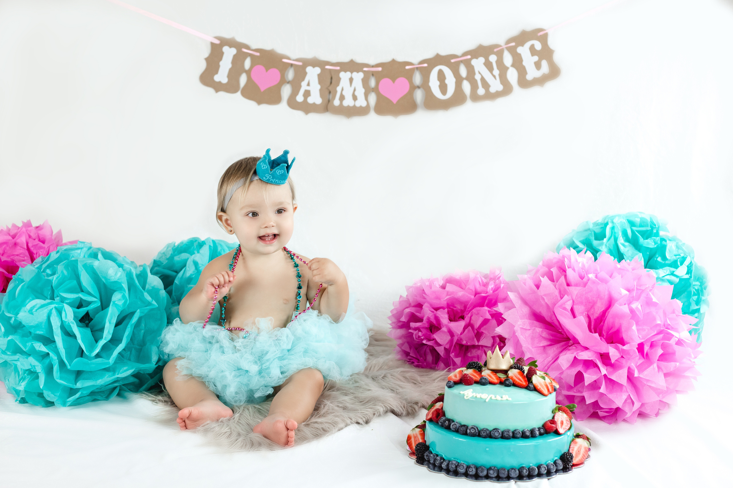 Smash cake photo session in Miami. Miami Family and Event Photographer