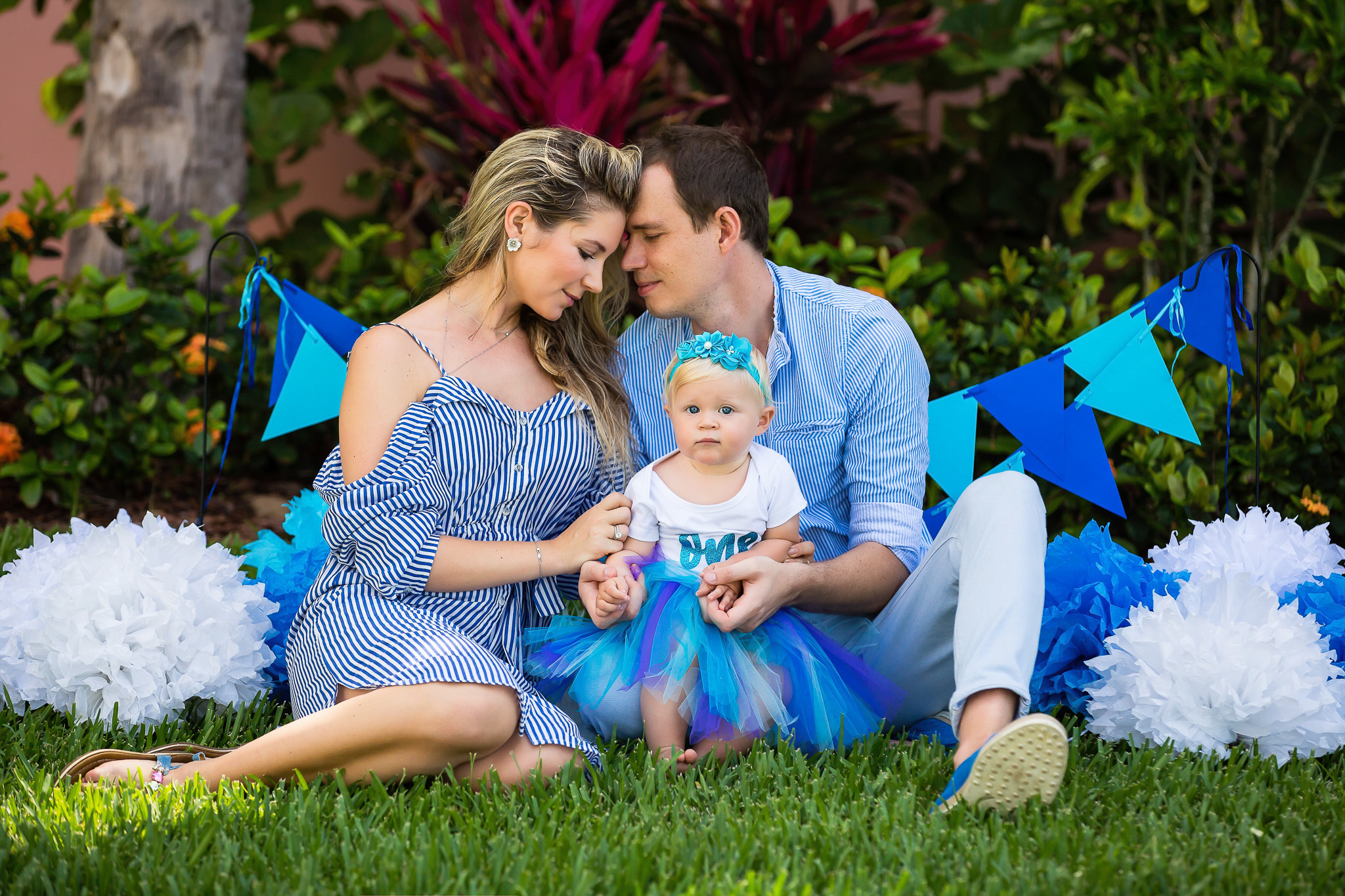 Smash cake photo session in Miami. Miami Family and Event Photographer