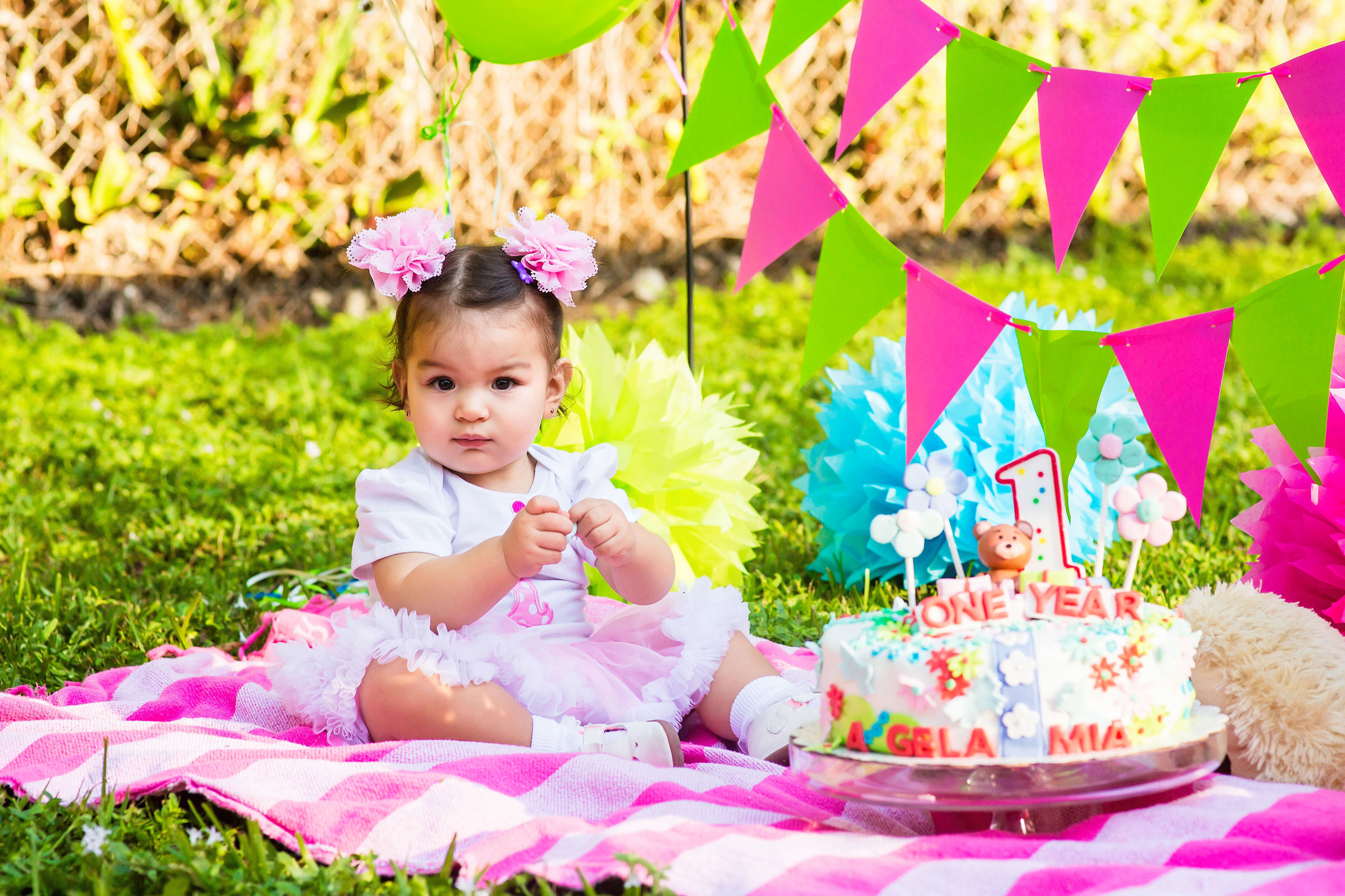 Smash cake photo session in Miami. Miami Family and Event Photographer