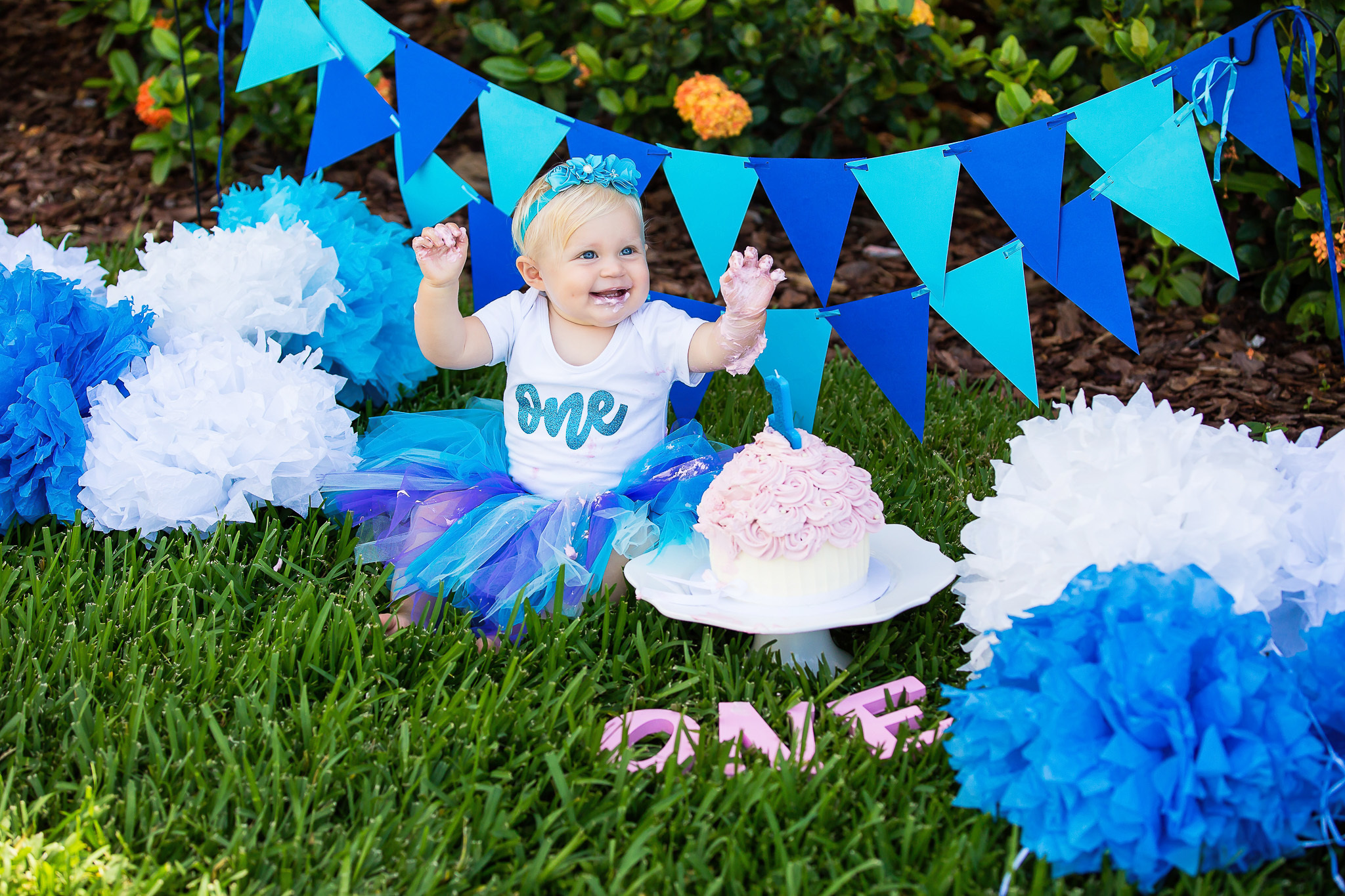 Smash cake photo session in Miami. Miami Family and Event Photographer