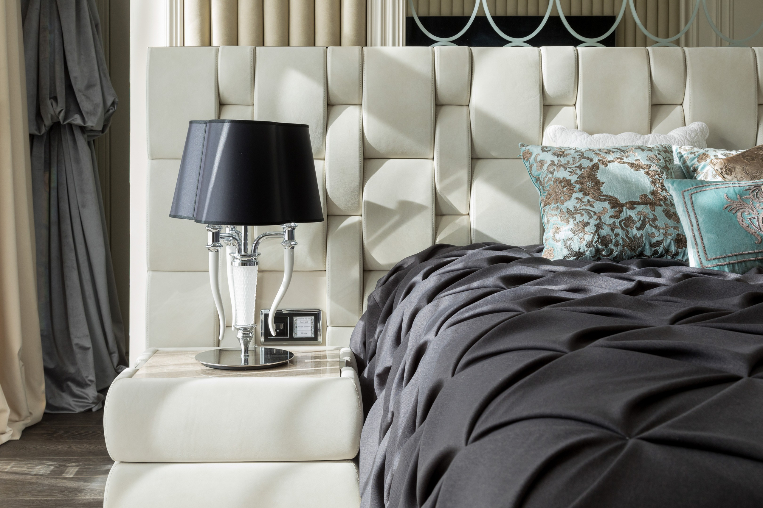 Classic style bedroom interior - photographer Andrey Dunin