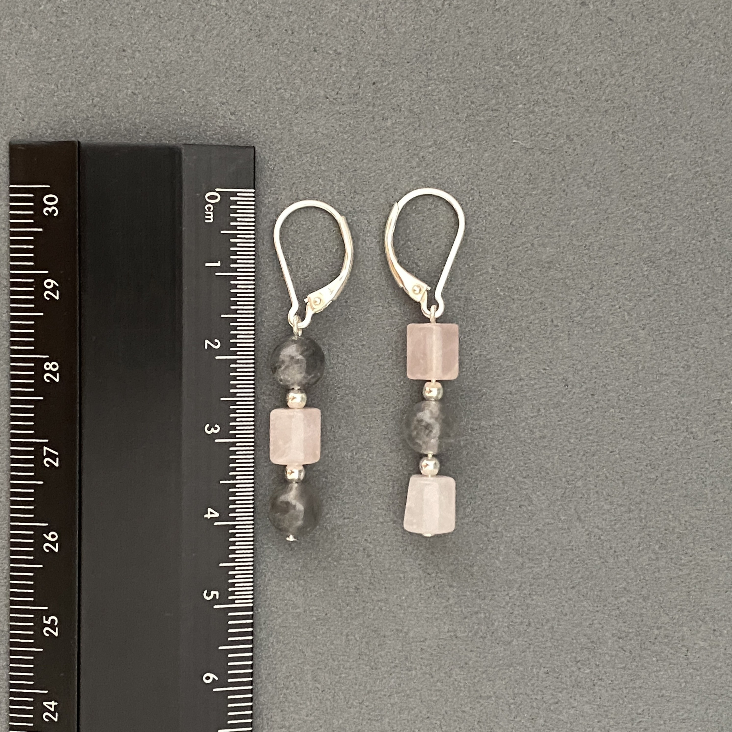 Pink fog. Современнные и актикварные украшения в Барселоне, Москве и Санкт-Петербурге