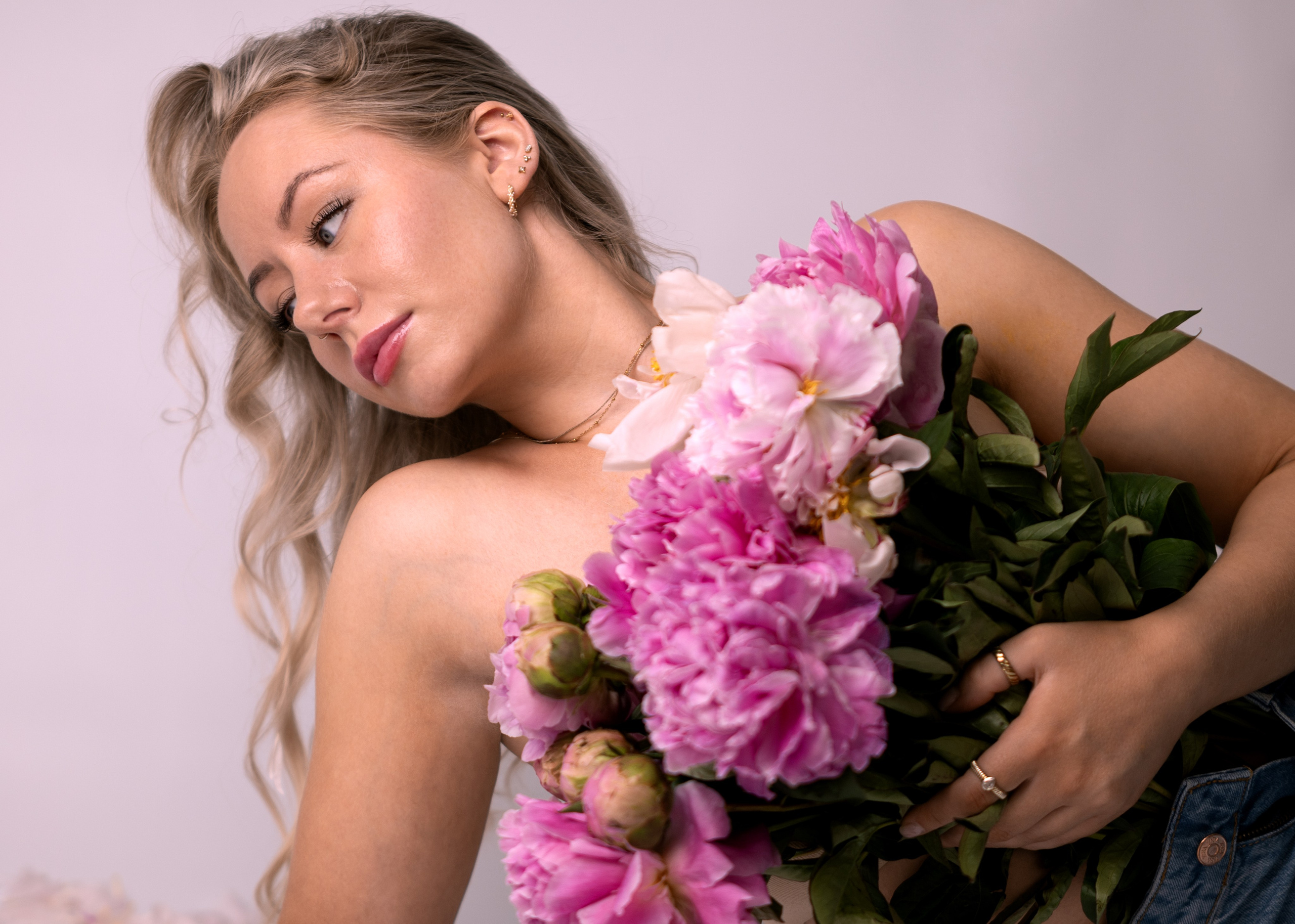 Julia. Women’s photographer in Coventry, UK. Boudoir and portraits are my focus; I also capture couples, mini weddings, maternity & newborns