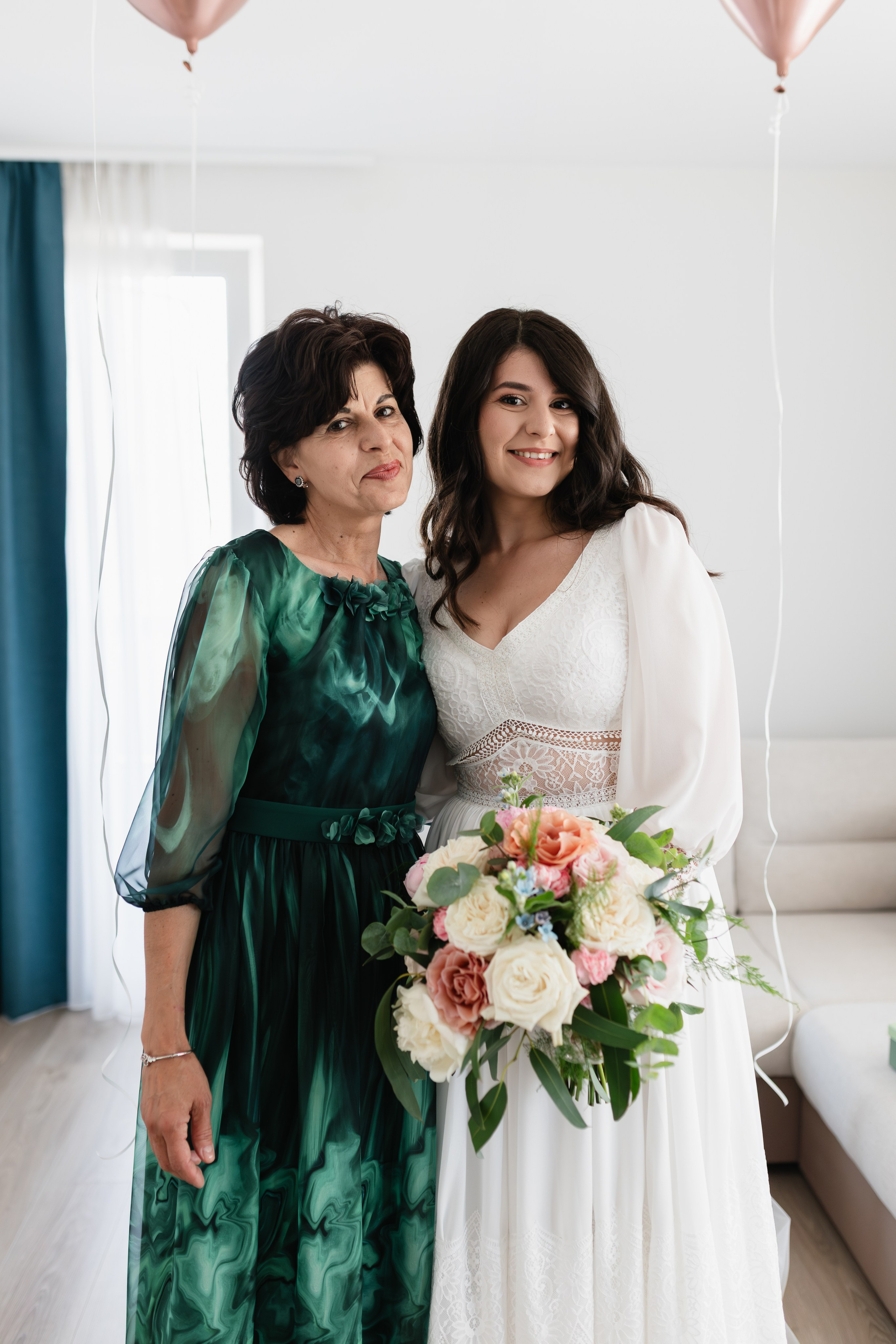 Flori & Cosmin. Main