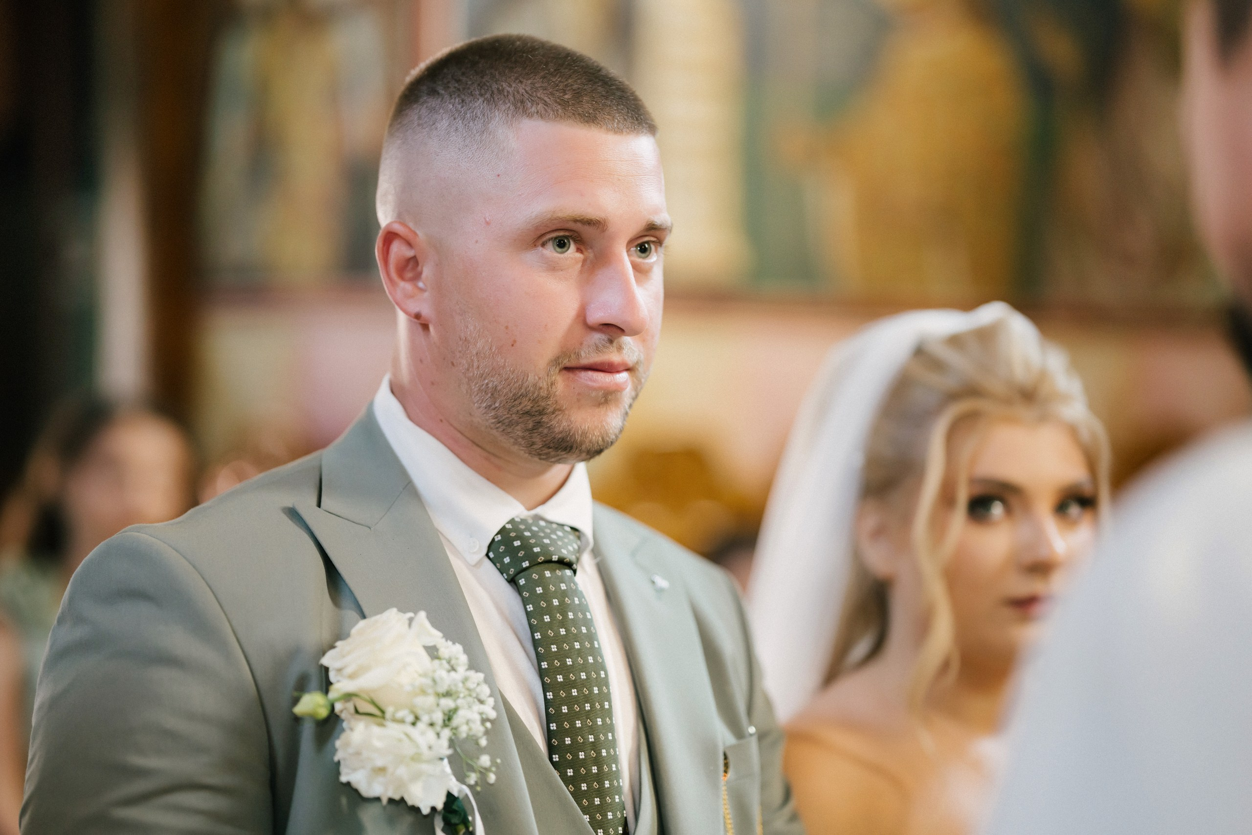 - mireasă Lavinia pregătire casa părintească Hârlău- mire Mihai pregătire Flămânzi cavalerii de onoare- fotograf nuntă Casa Jorovlea- ședință foto miri Mihai și Lavinia- nuntă elegantă Casa Jorovlea- fotografie de nuntă naturală România- domnișoare de onoare pregătire mireasă- emoții nuntă biserică- dansul mirilor Casa Jorovlea* fotograf profesionist nuntă Botoșani Iași* fotografie documentară de nuntă- familie și prieteni la nuntă- nași Mihai și Nicoleta nuntă- portret mireasă în lumină naturală- petrecere nuntă Casa Jorovlea- Nuntă Mihai și Lavinia – momente emoționante din ziua nunții, pregătirile mirilor în Hârlău și Flămânzi, ceremonia religioasă și ședința foto realizată de  AlinoFotoStudio -  Mireasa Lavinia în timpul pregătirilor la Hârlău-  Mihai pregătit de cavalerii de onoare în Flămânzi - Ceremonia religioasă a mirilor Mihai și Lavinia-Ședință foto romantică de nuntă Mihai și Lavinia - Dansul mirilor la petrecerea de nuntă -  fotograf nuntă Iași-  fotograf nuntă Botoșani- wedding photography Romania- AlinoFotoStudio - AlinoFotoStudio - Alin Chirilă fotograf - fotograf Botoșani - fotograf Iași - fotograf Hârlău - fotograf Bacău - fotograf Suceava - fotograf București - fotograf Neamț - servicii foto video - fotograf evenimente - fotograf nuntă - fotograf botez - wedding photographer Romania - ședință foto nuntă - fotografie de eveniment - wedding photography - fotografie profesională - fotograf profesionist România- povestitor prin fotografie, servicii foto - video -profesionale
