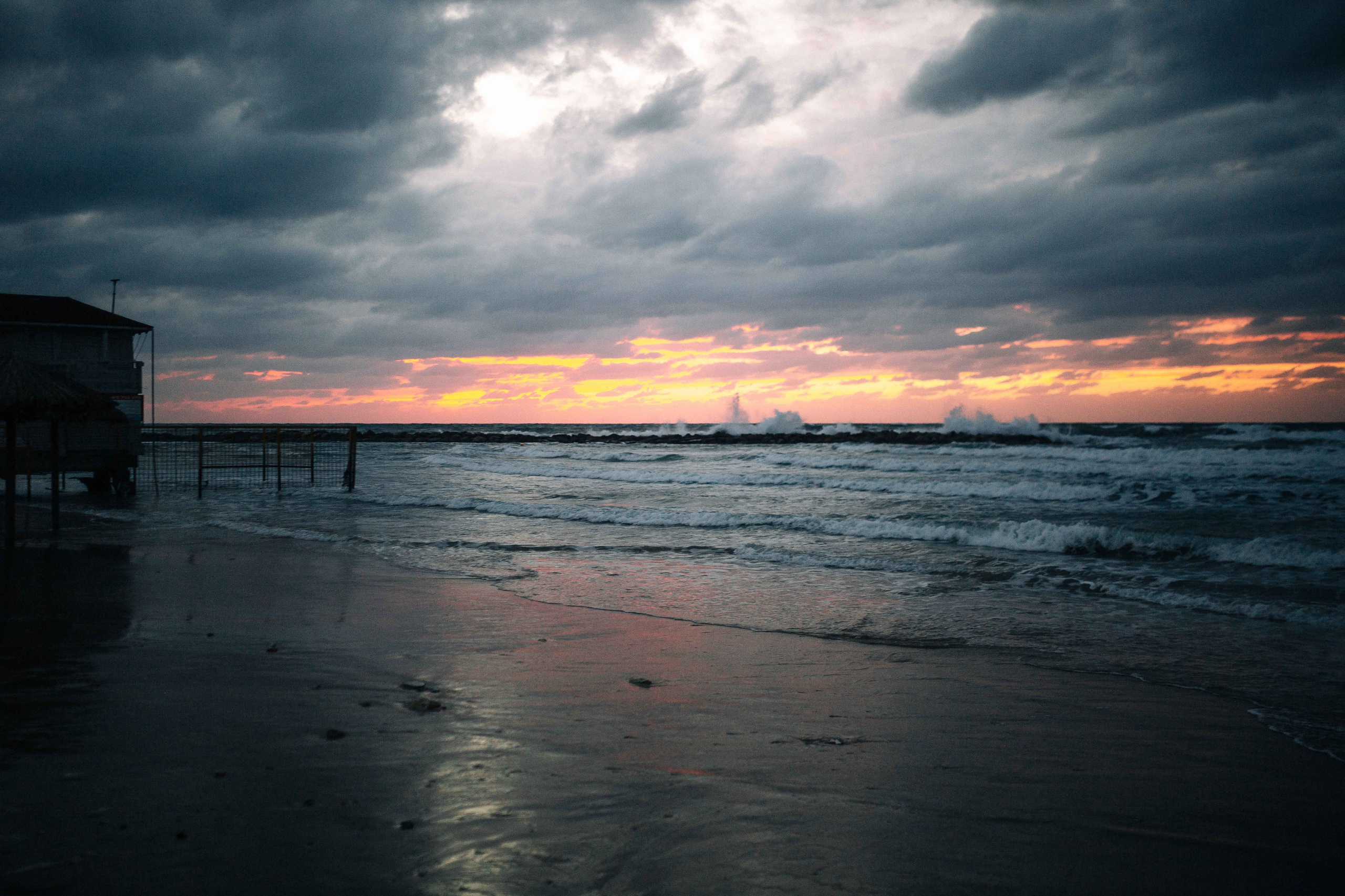 WINTER IN NETANYA. PHOTOGRAPHER IN ISRAEL