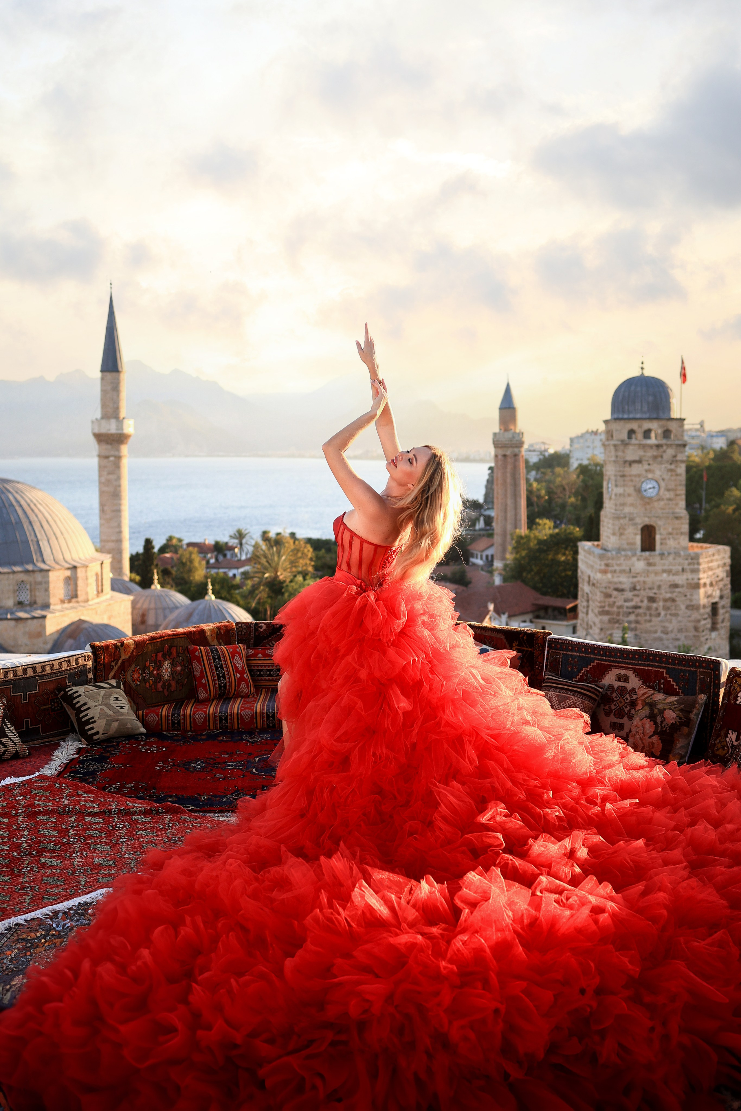 Flying dresses for rent. Photographer in Turkey, Antalya, Kemer, Belek, Side, Kas, Fethiye