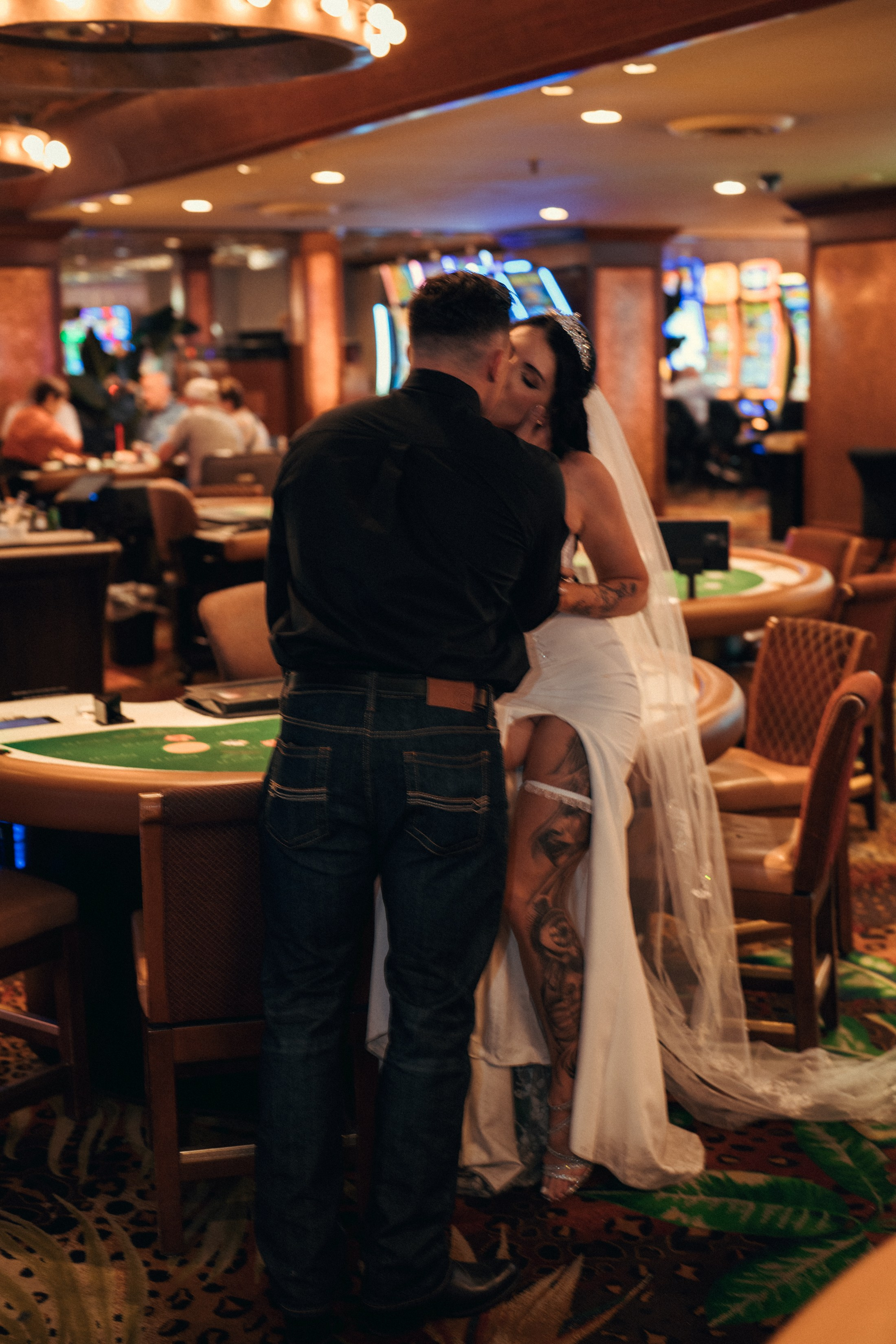 Krystina&Raymond. Wedding & elopement photographer Viktoriya Kravtsov. Las Vegas