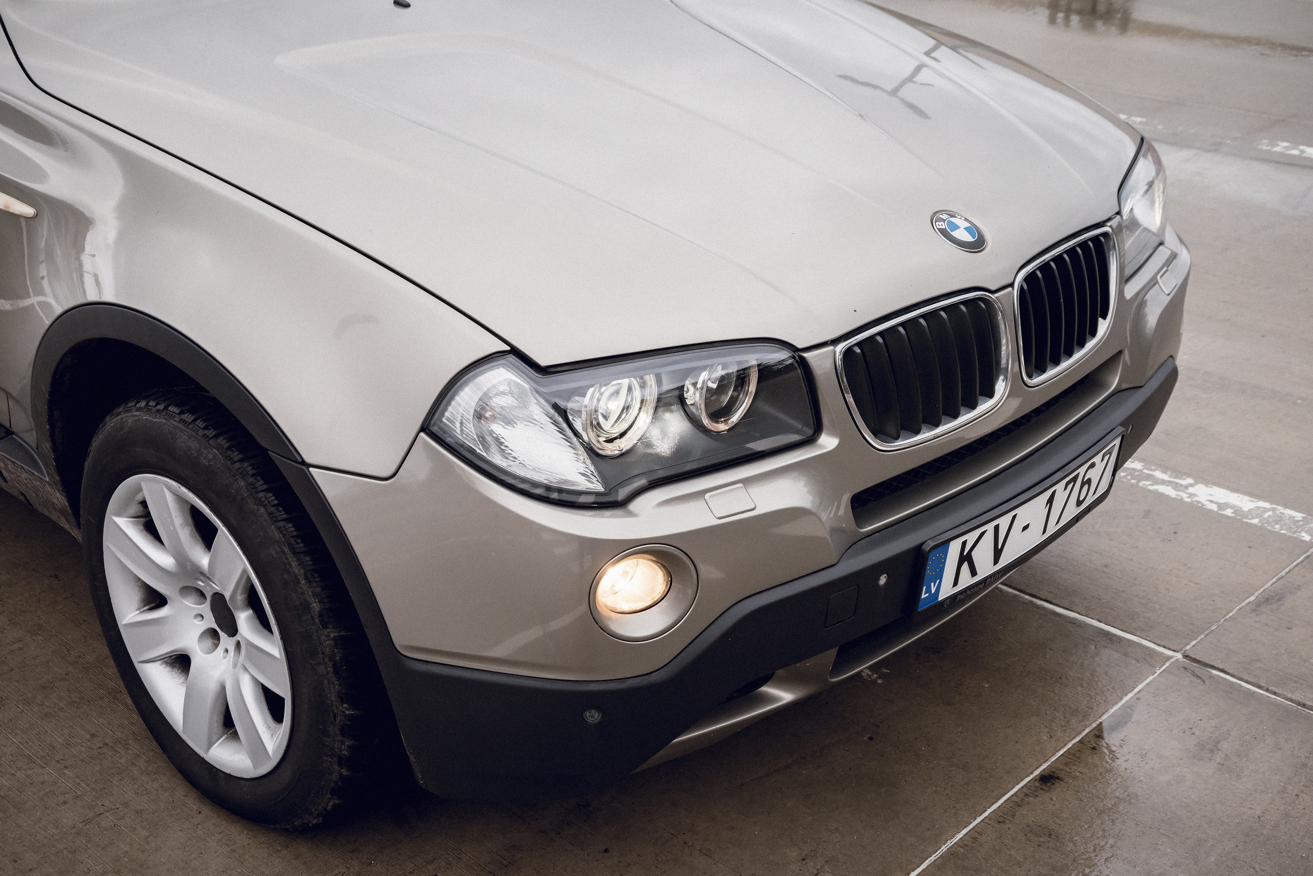 BMW X3. Фотограф в Риге. Семейные, индивидуальные и рекламные фотосессии