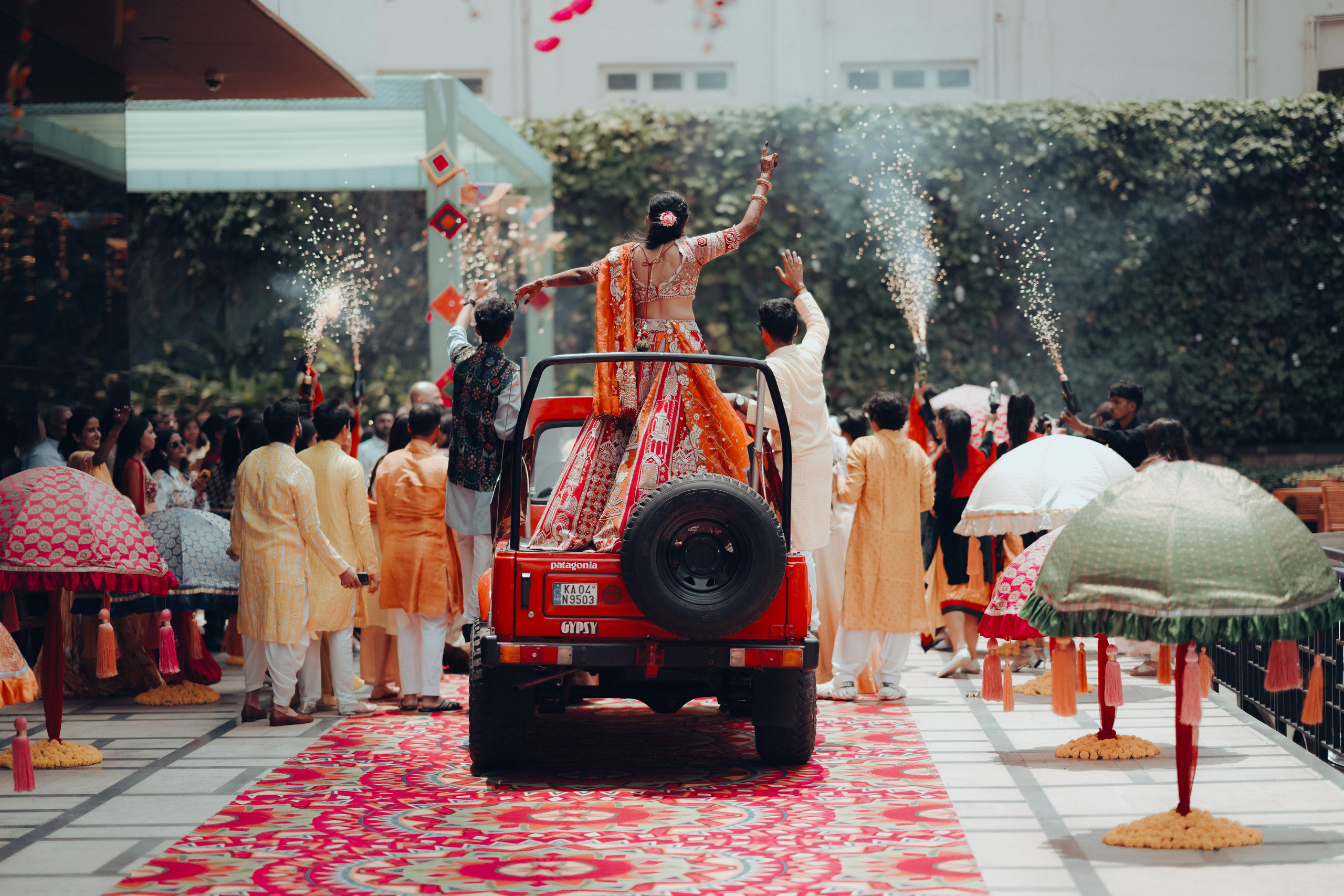 HALDI & MEHANDI. Wedding photographer Stalen Robert