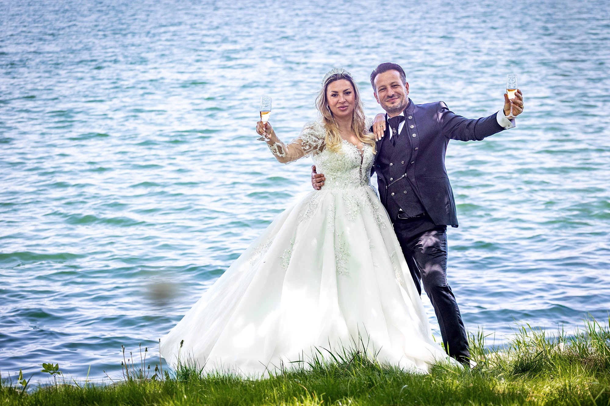 „Trash the Dress – ședință foto după nuntă”. Fotograf nuntă, portrete și evenimente București | Eduard Foto