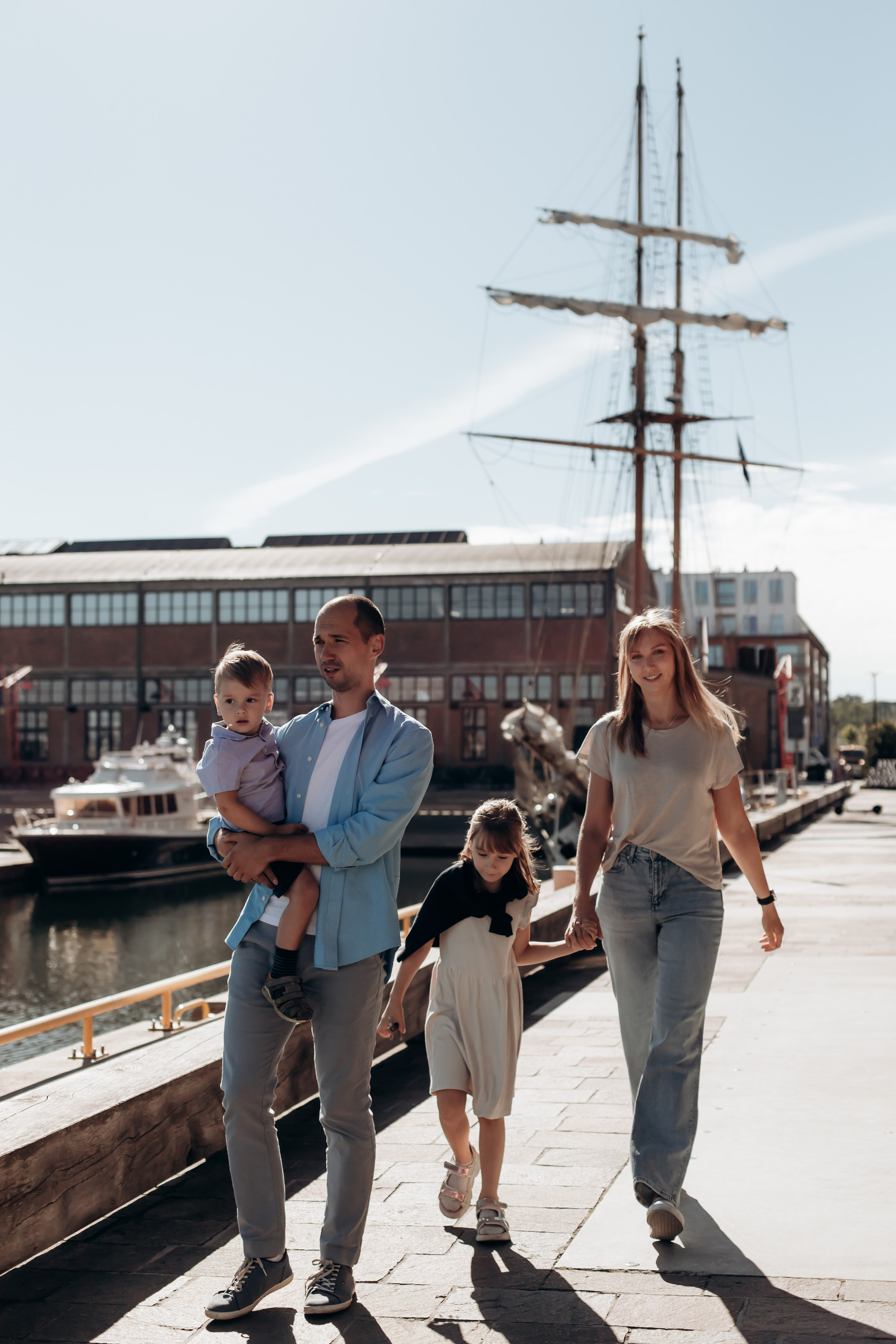 Наталья, Сергей, Полина и Тимур. Главная