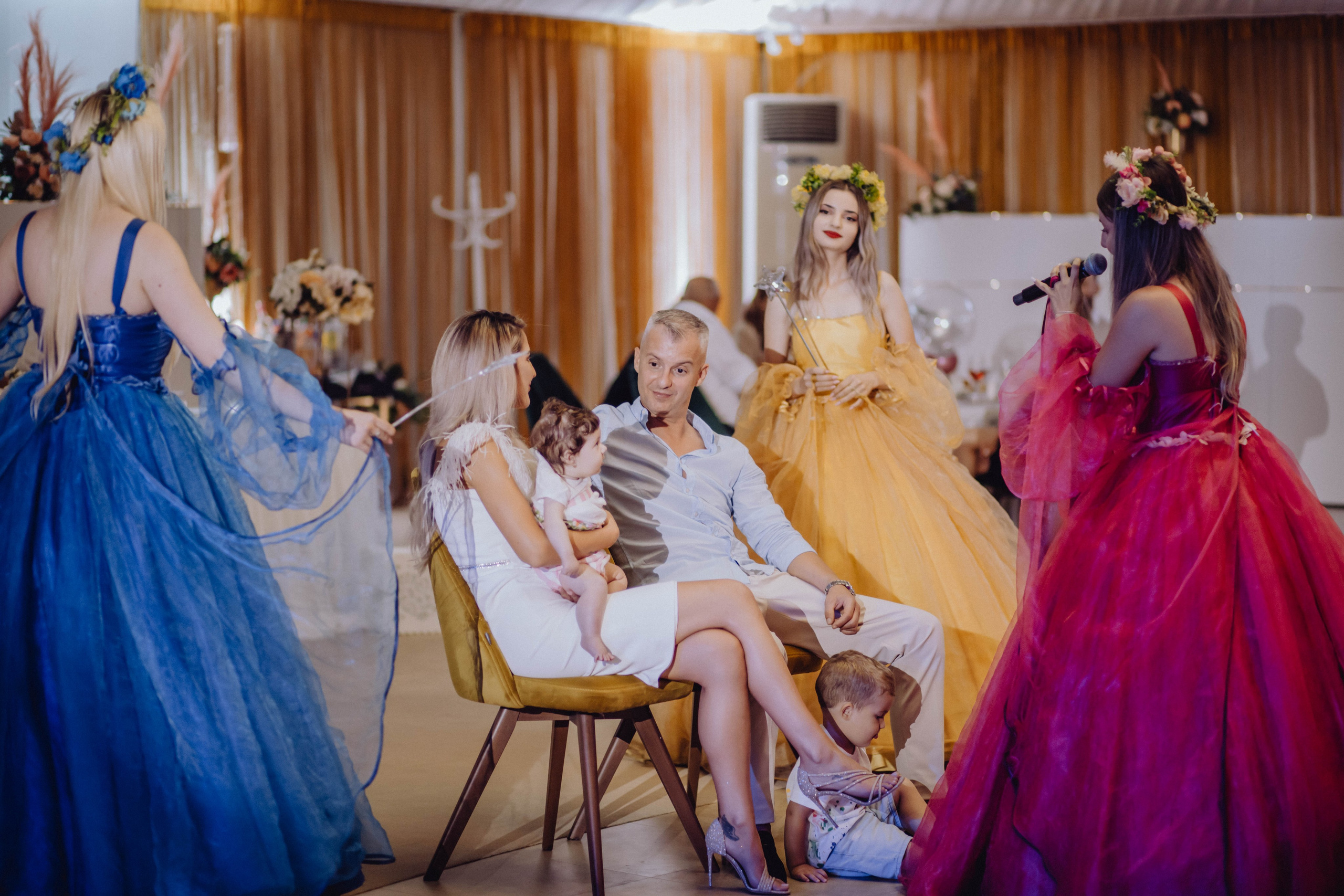 Zaira. Wedding & couple photographer from Romania Rut Vetan