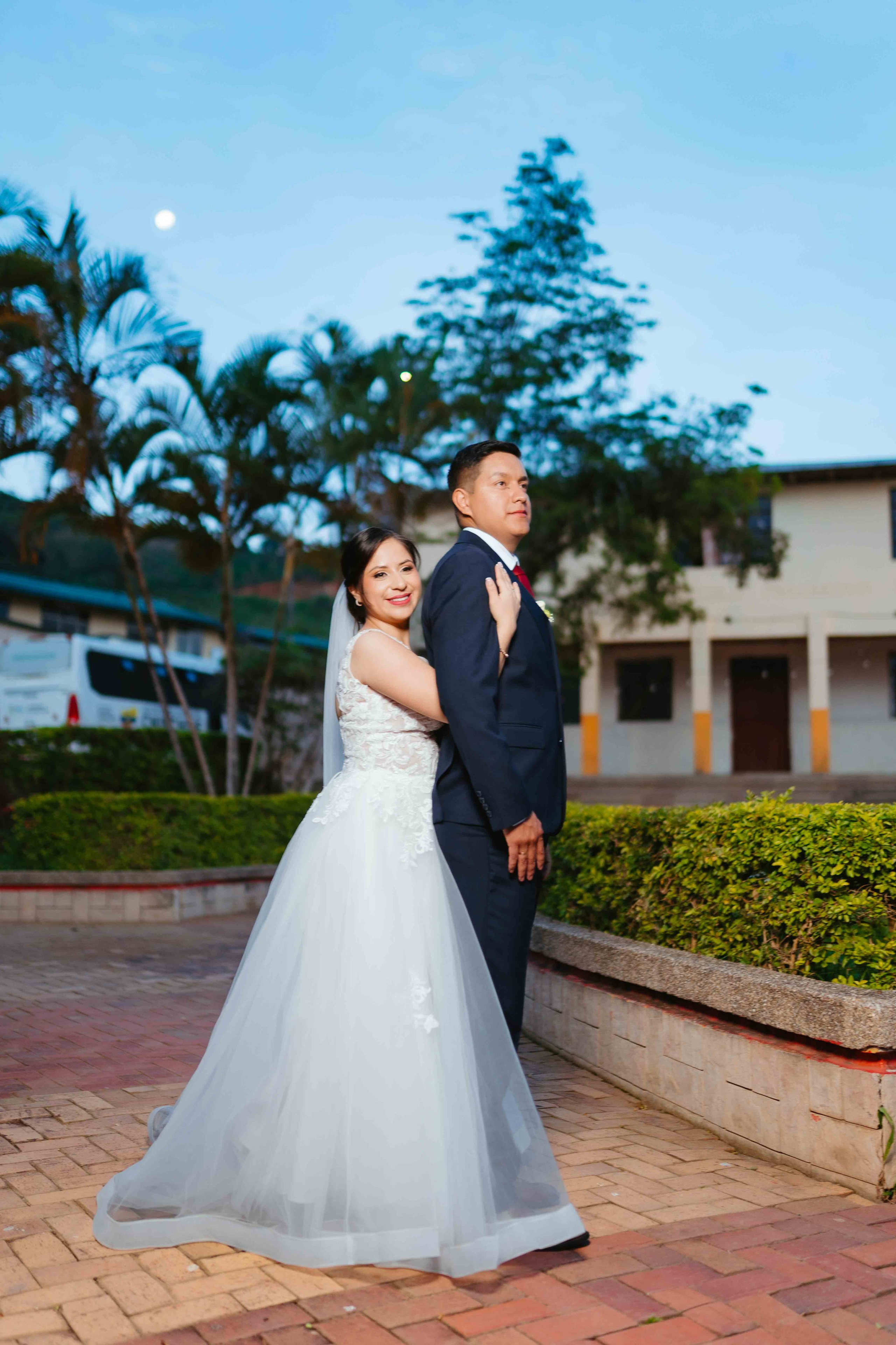 Jennifer y Vladimir. Fotógrafo de bodas en Loja Ecuador | Piero Alvarez PH