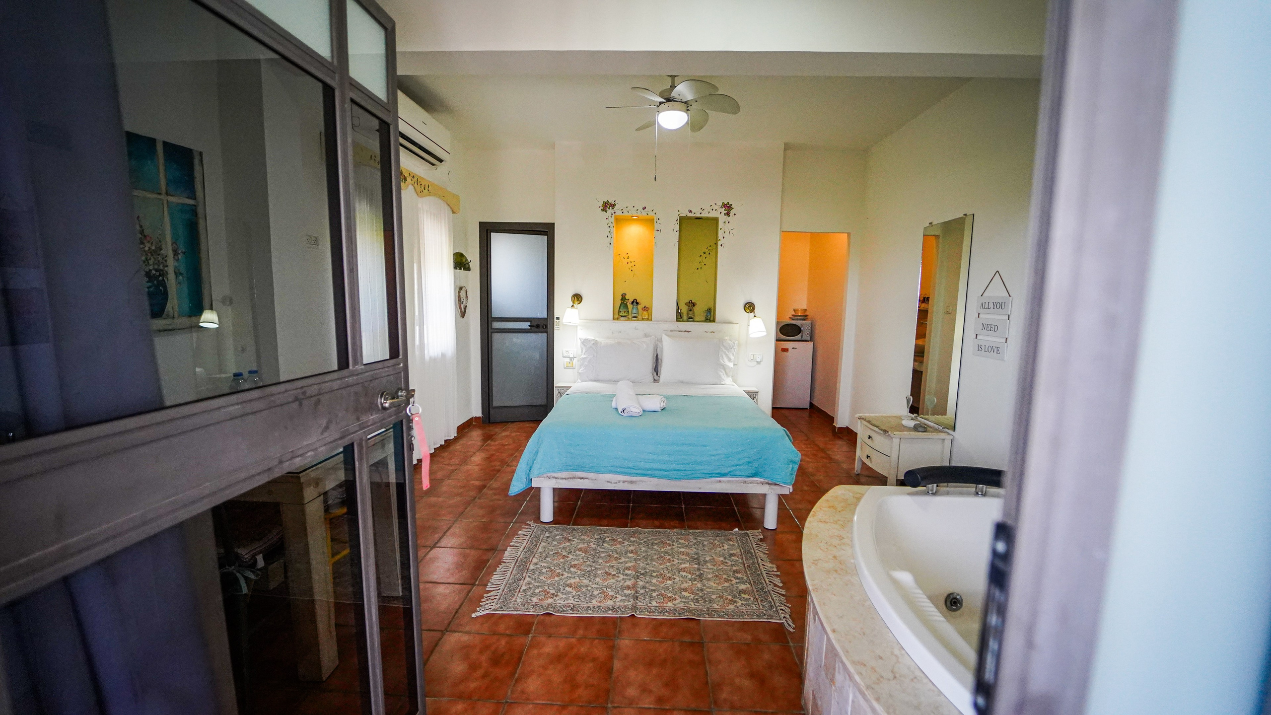 נדל"ן ובתים. יותם שחר צילום ועריכה