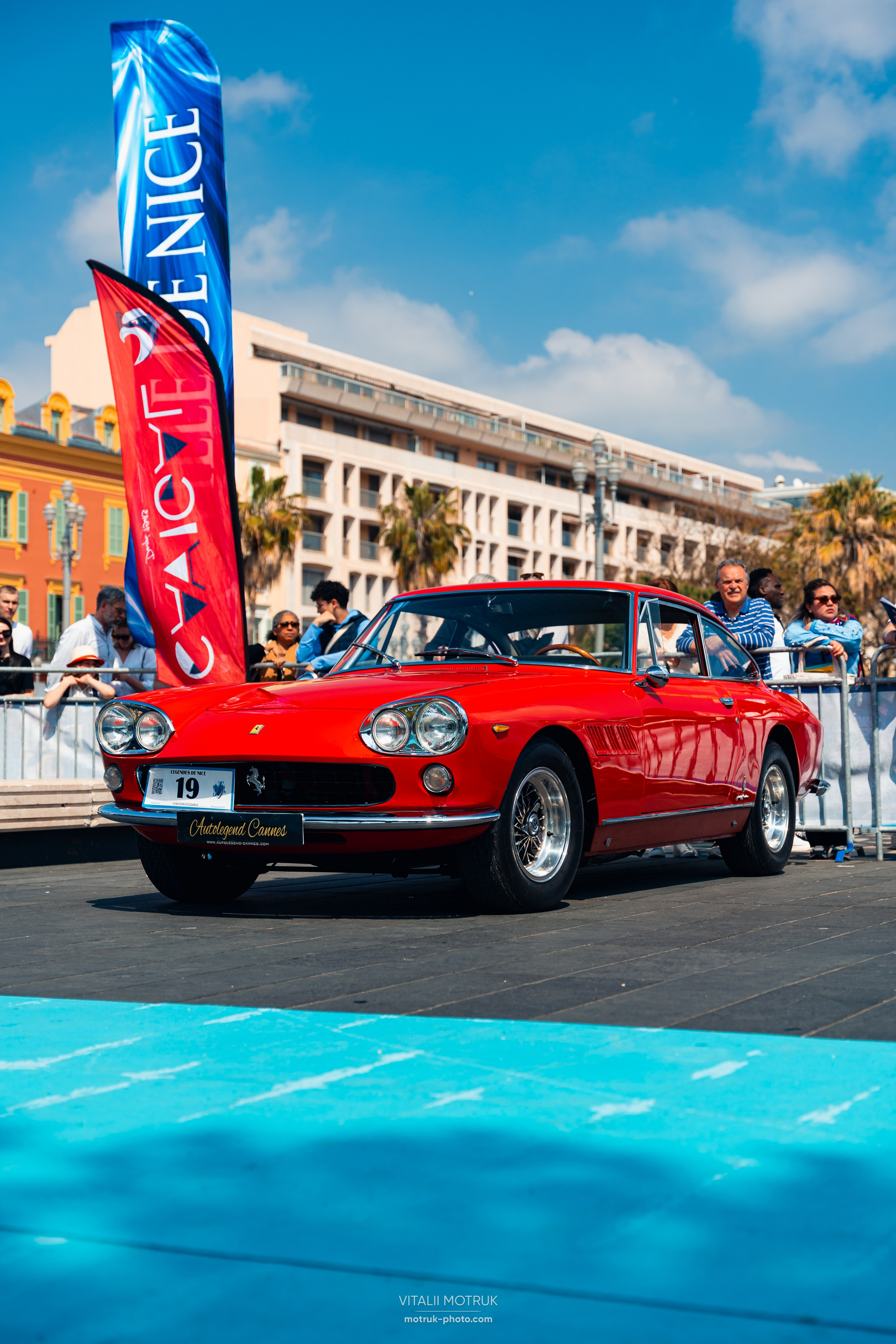 Legends de Nice. Photographe de voitures à Paris — Vitalii Motruk