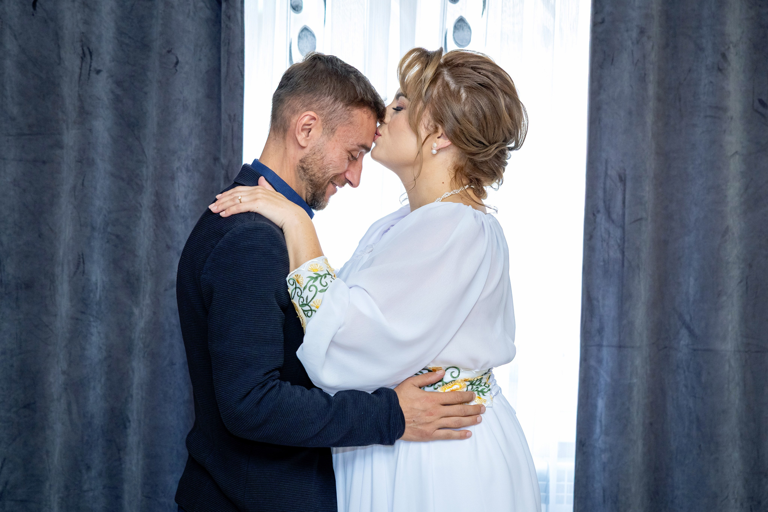 Andrei Sebastian. Moments By Gub