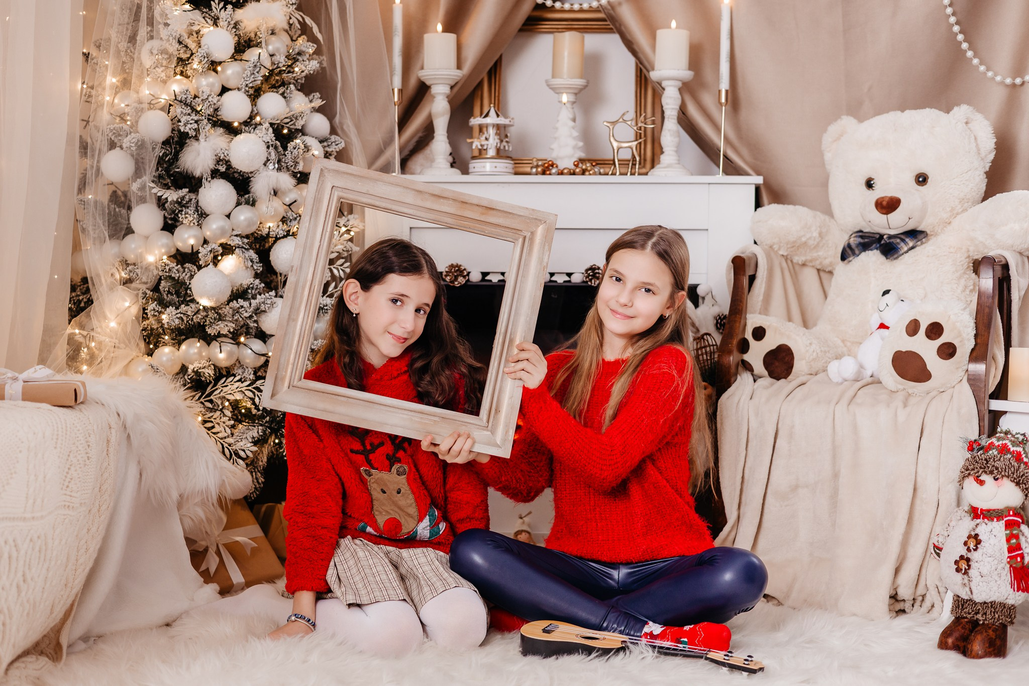 Ședințe Foto Crăciun 2025 Piatra Neamț | Fotografii de Sărbători | FotoACTIV. Fotograf Profesionist Piatra Neamț, Roman, Târgu Neamț, Bicaz, Neamț | Studio, Nuntă, Botez, Eveniment | FotoACTIV