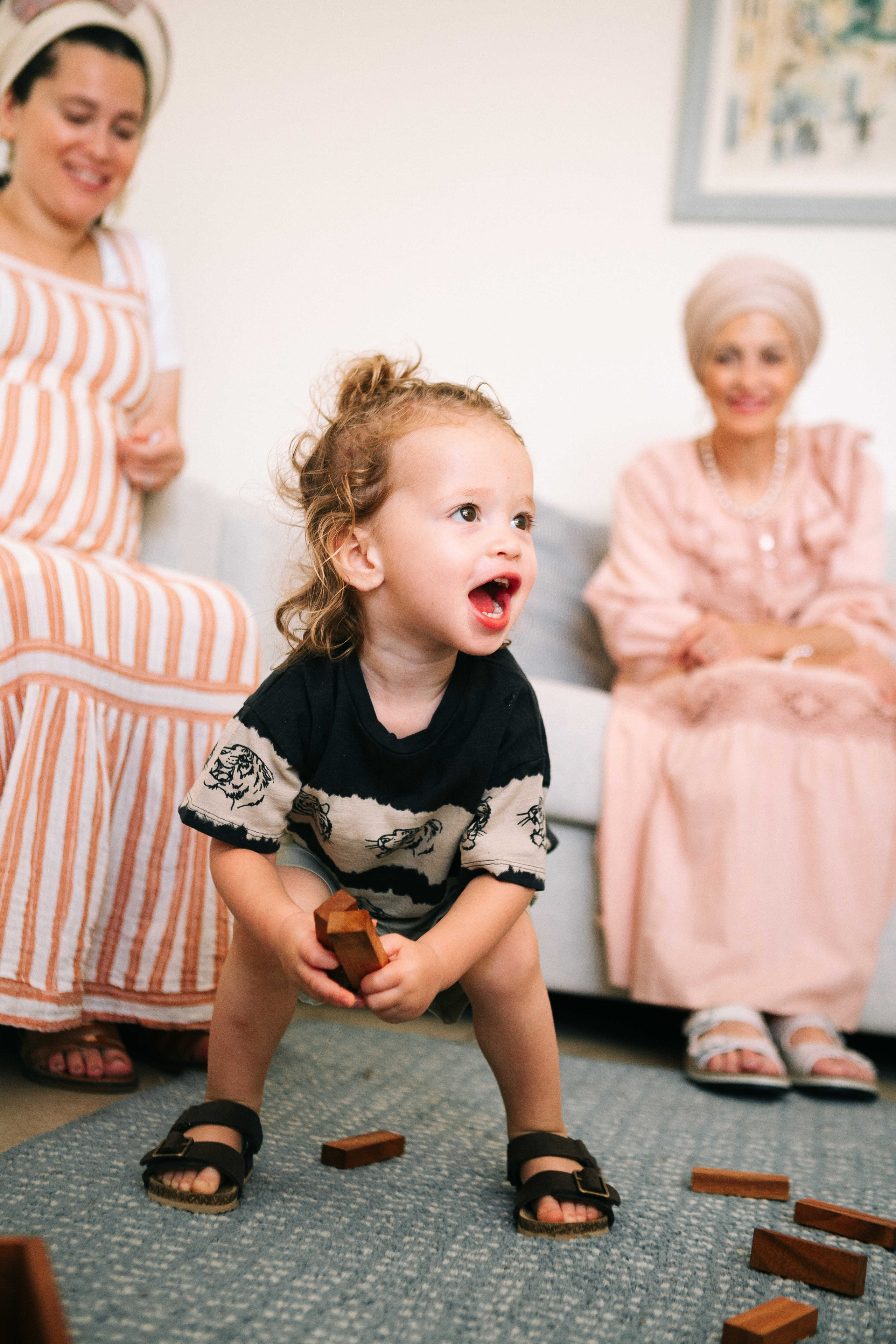 MAALE ADUMIM, HOME PHOTO SESSION + DESERT. Https://shi-photo.com/