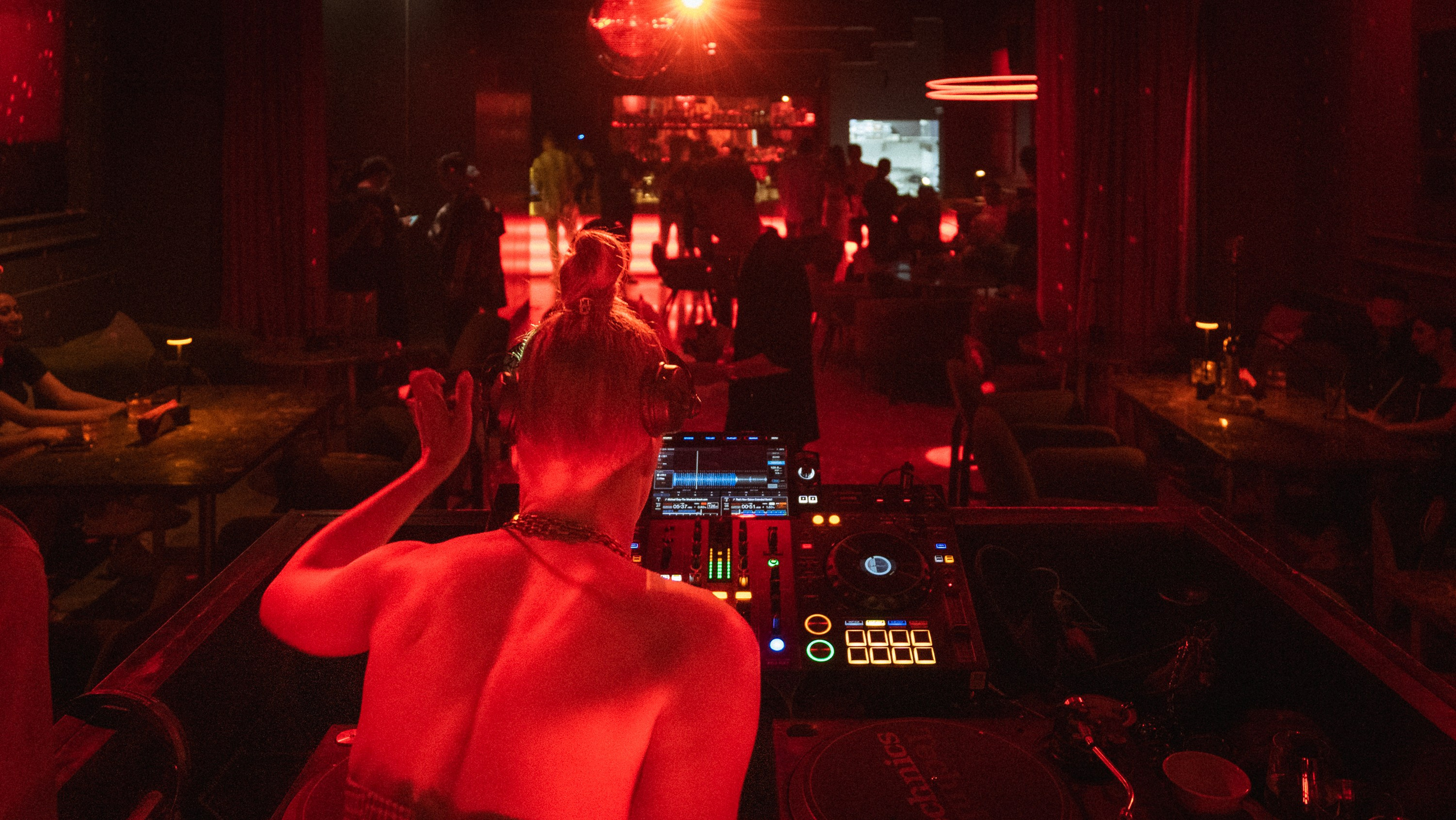 SEE SOLARIS. THE ROOM BAR