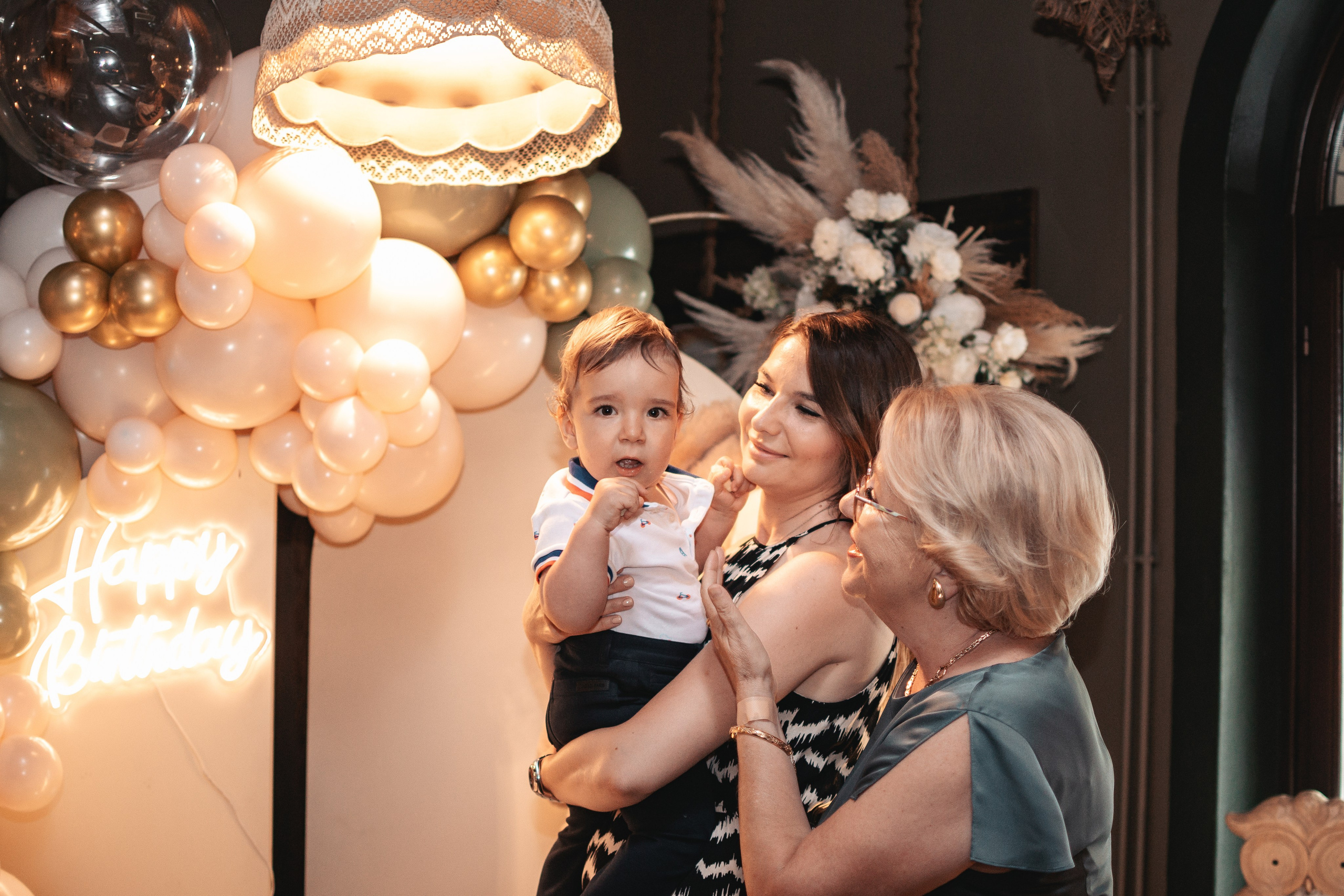 Lazar, krštenje i rođendan. BambinaaPhotography