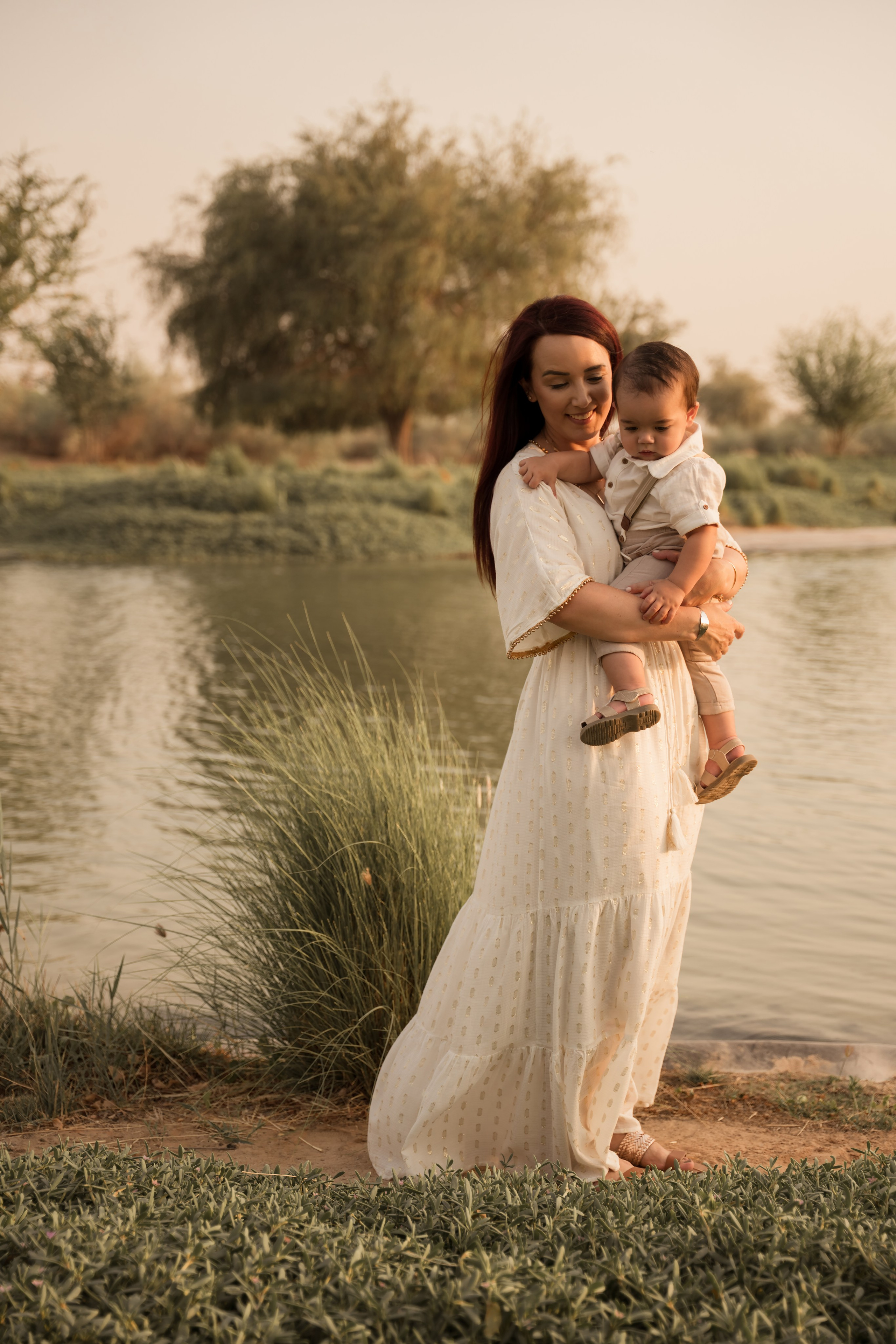 Cake by the Lake. Angela Iakovleva — Family Photographer in Dubai