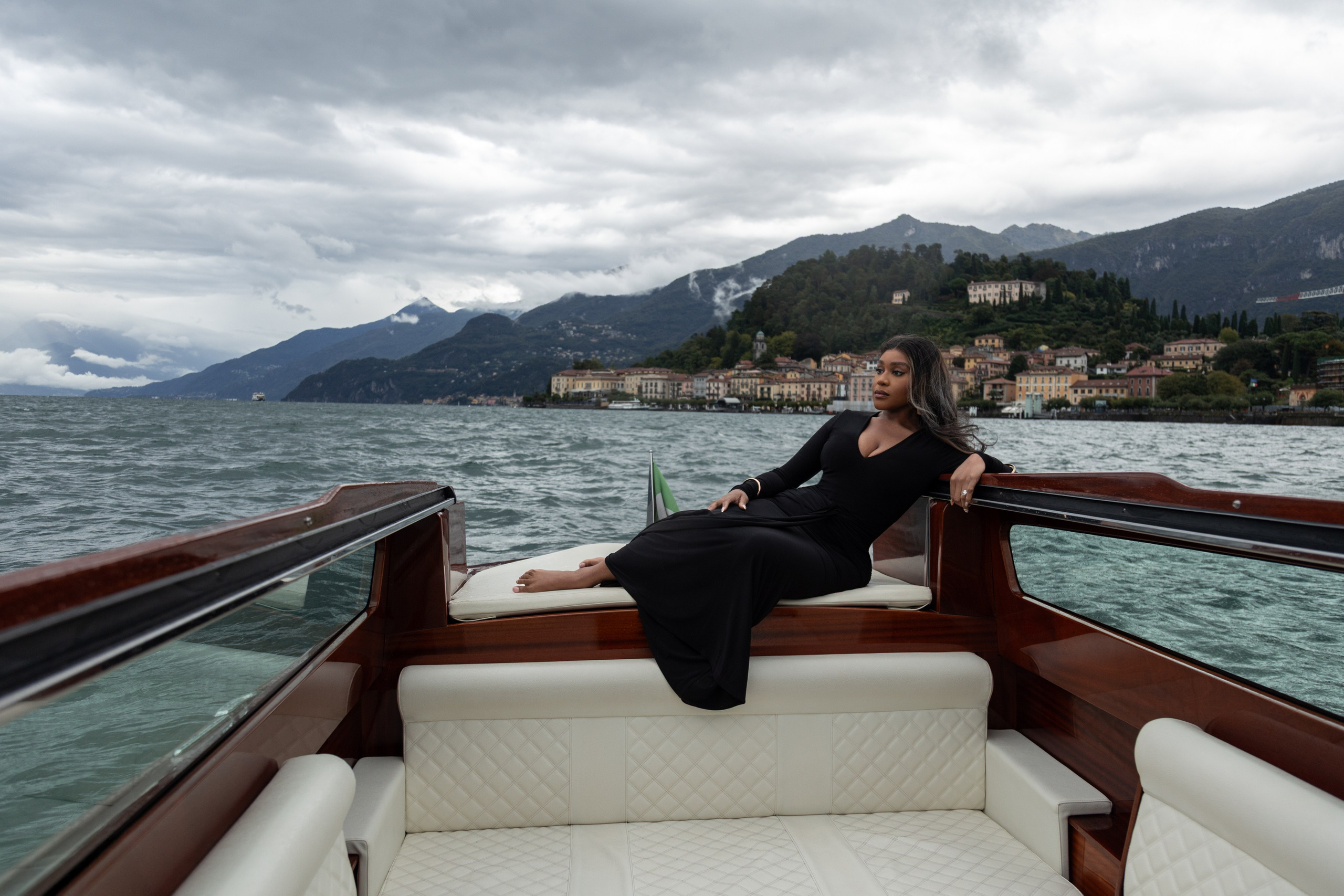 Varenna boat tour. Photographer in Milan |Mila Pro Photo