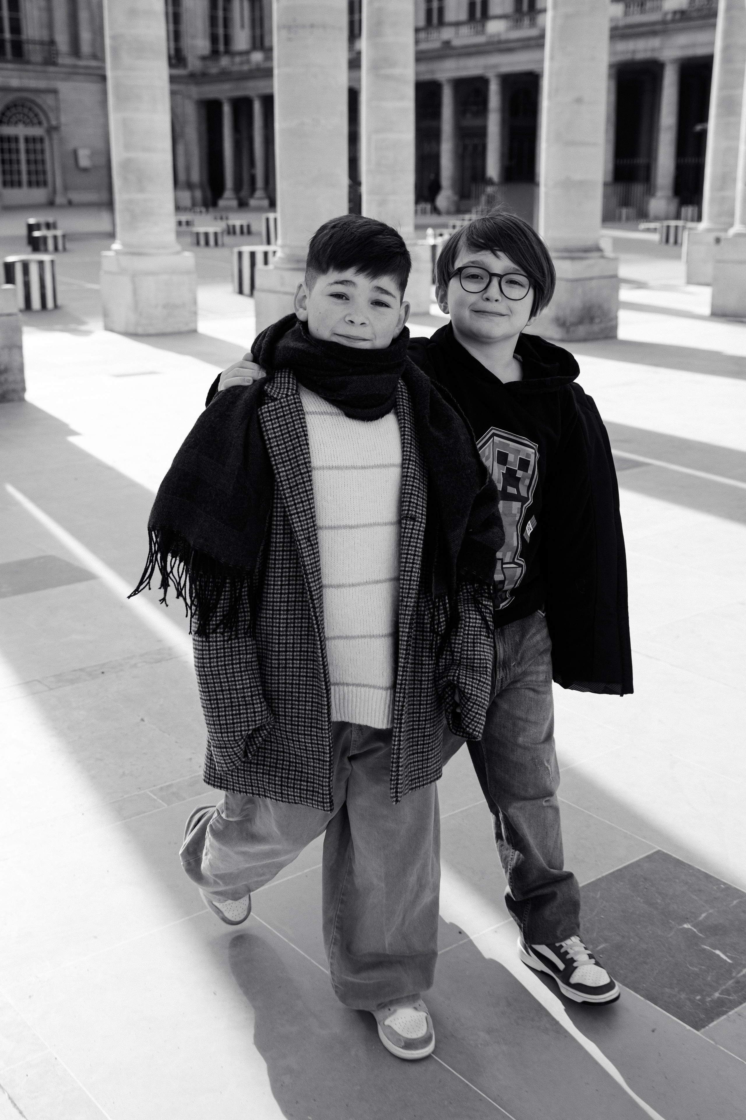 Big Family Photoshoot in Paris — Natural & Lifestyle Moments. Paris Wedding Photographer