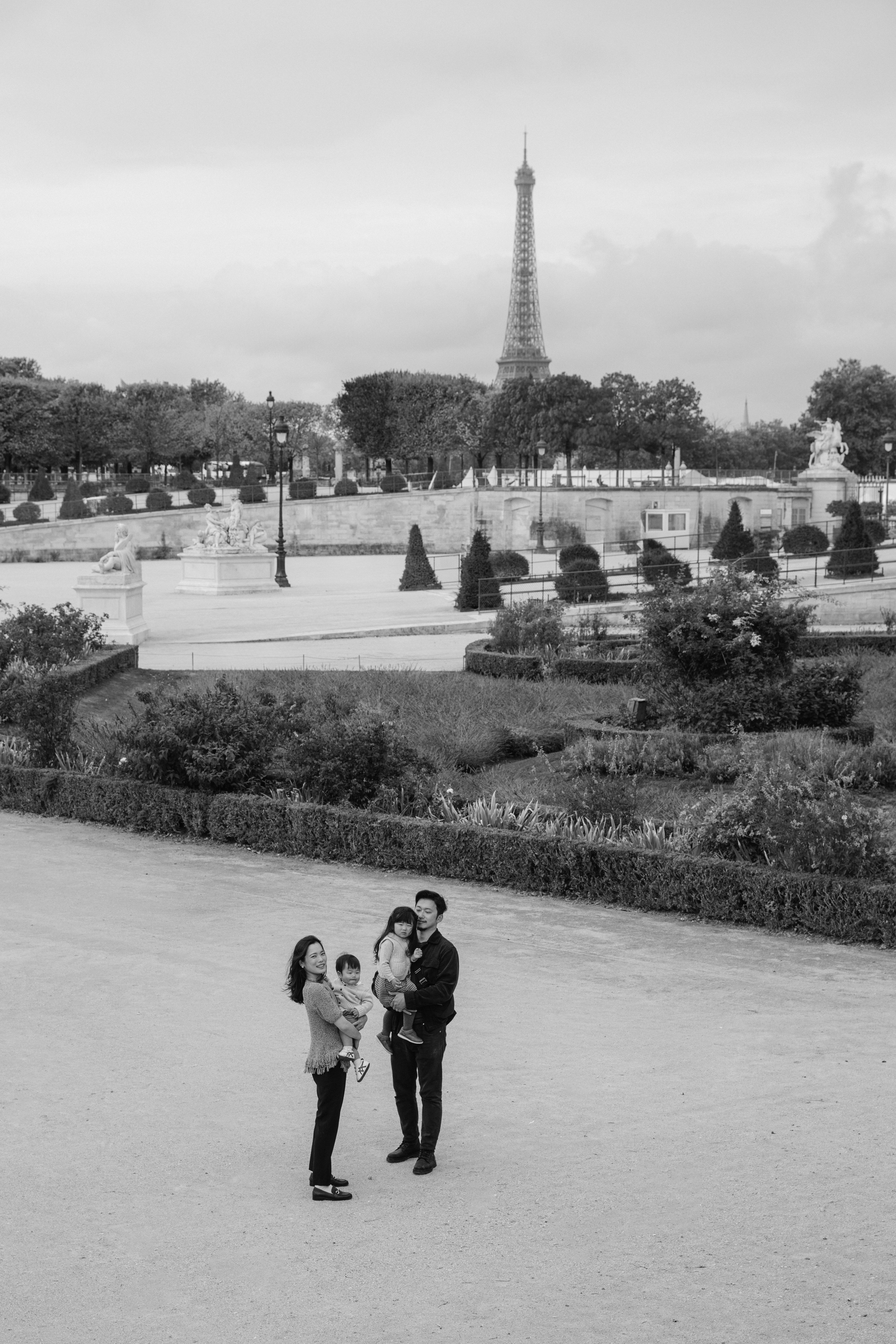 Family Photoshoot in Paris — Natural Lifestyle Photography. Paris Wedding Photographer