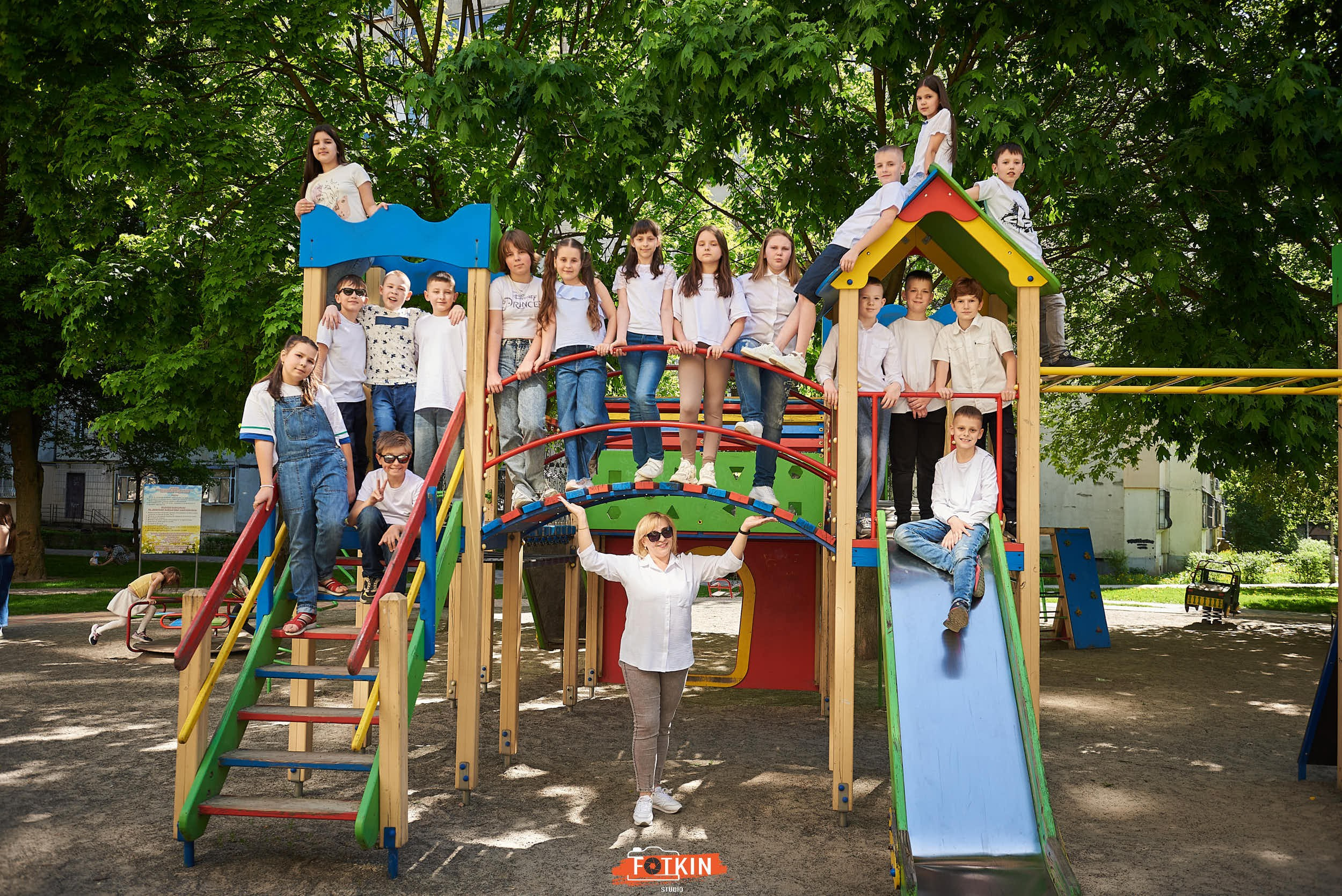 Випускні фотоальбоми для 4 класу Київ та область. Випускні альбоми фотокниги Київ та Дніпро