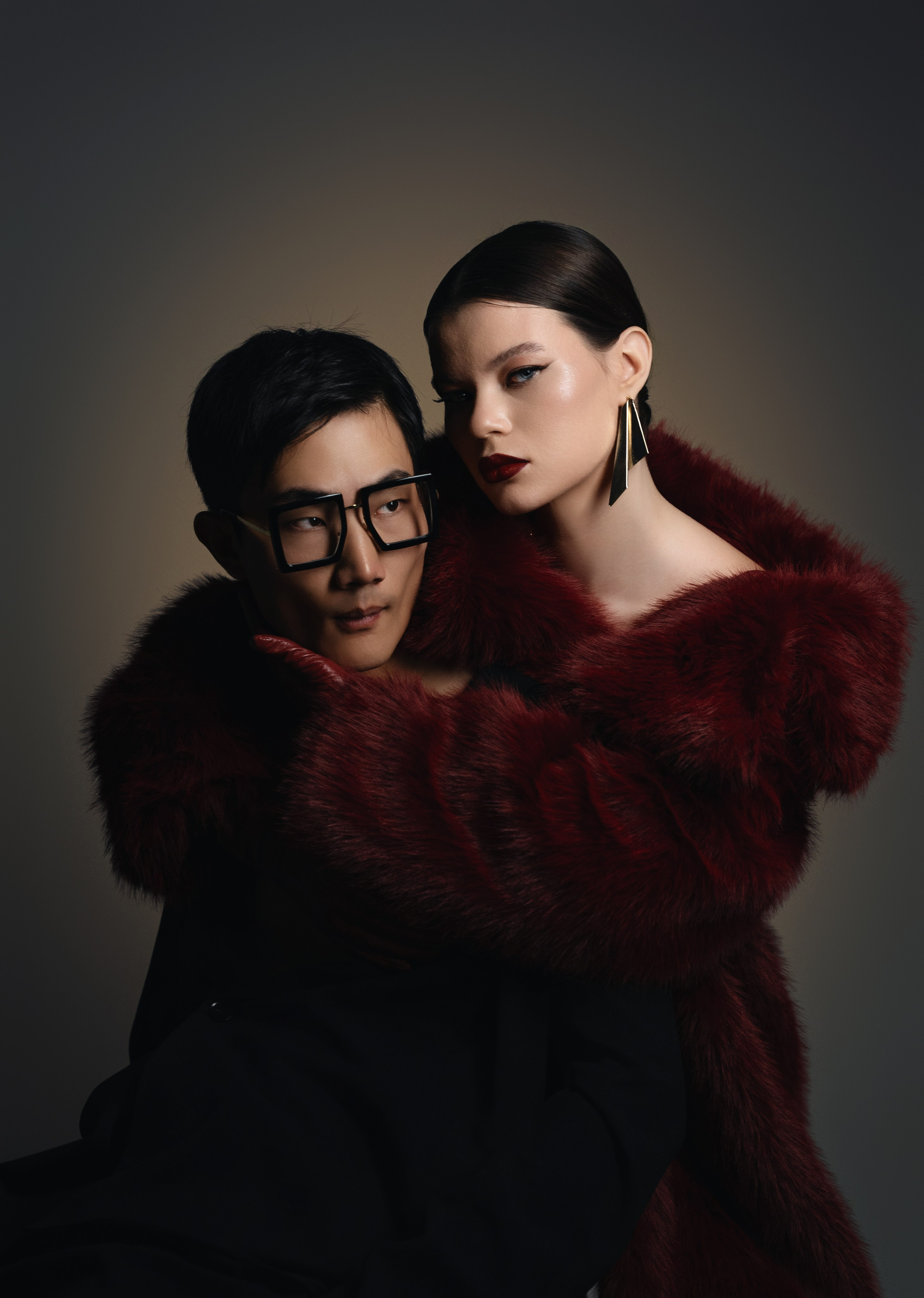 Elegant Portrait Photography in London – A refined portrait shot of a model in a studio in London, creating a timeless, elegant look.