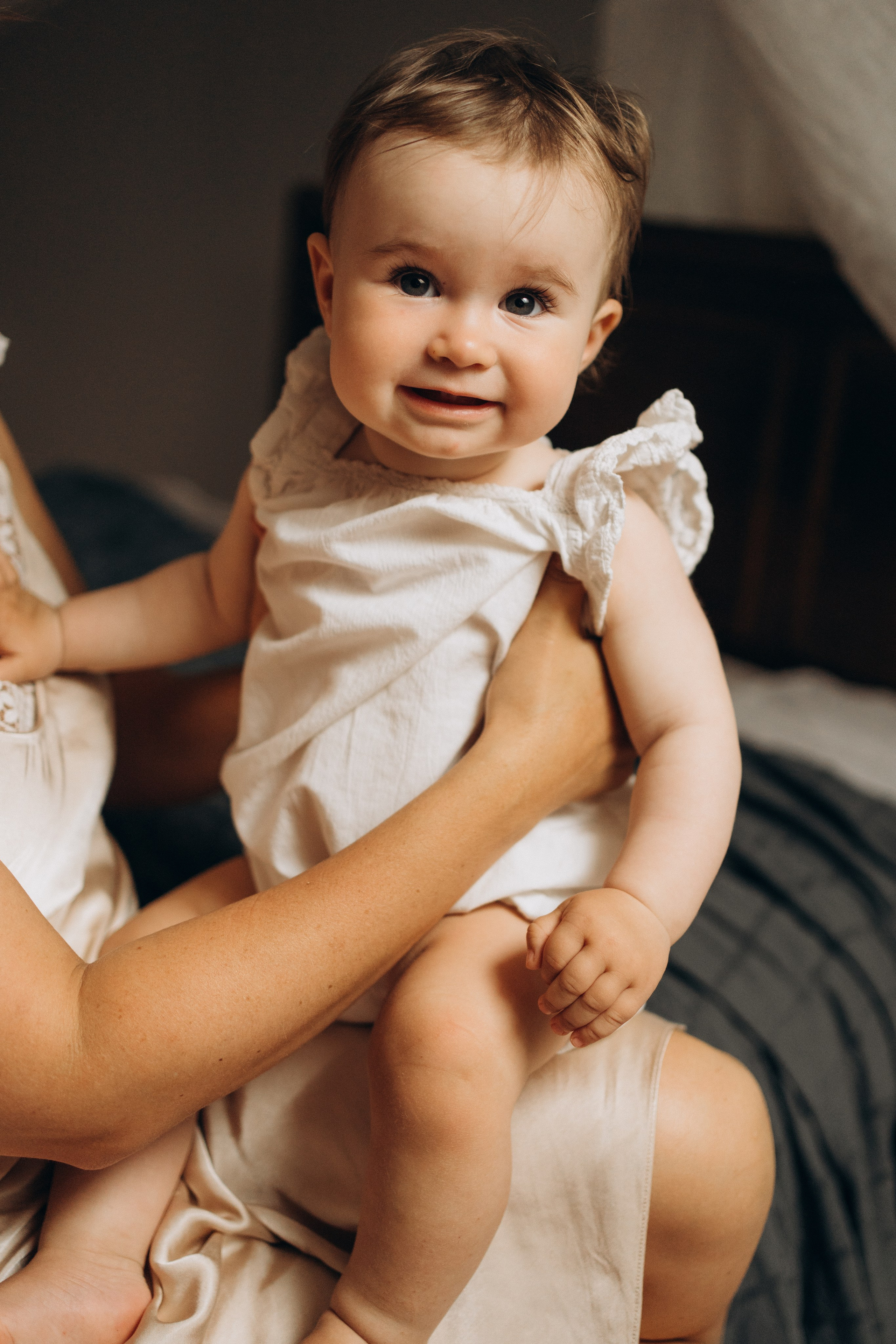 Julia & Grace. Family photographer in Helsinki, Victoria Guadagno